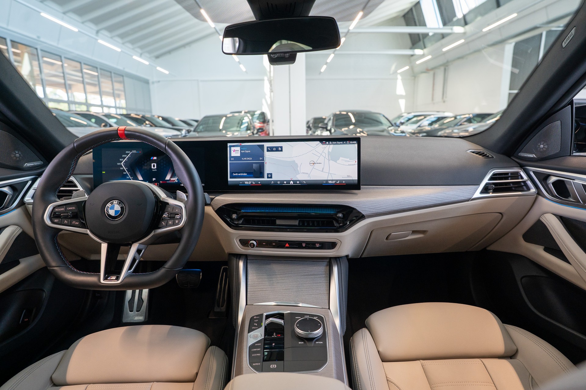 BMW M440i xDrive Gran Coupé / LCI / Panorama-Schiebedach / Head-Up Display-image-15