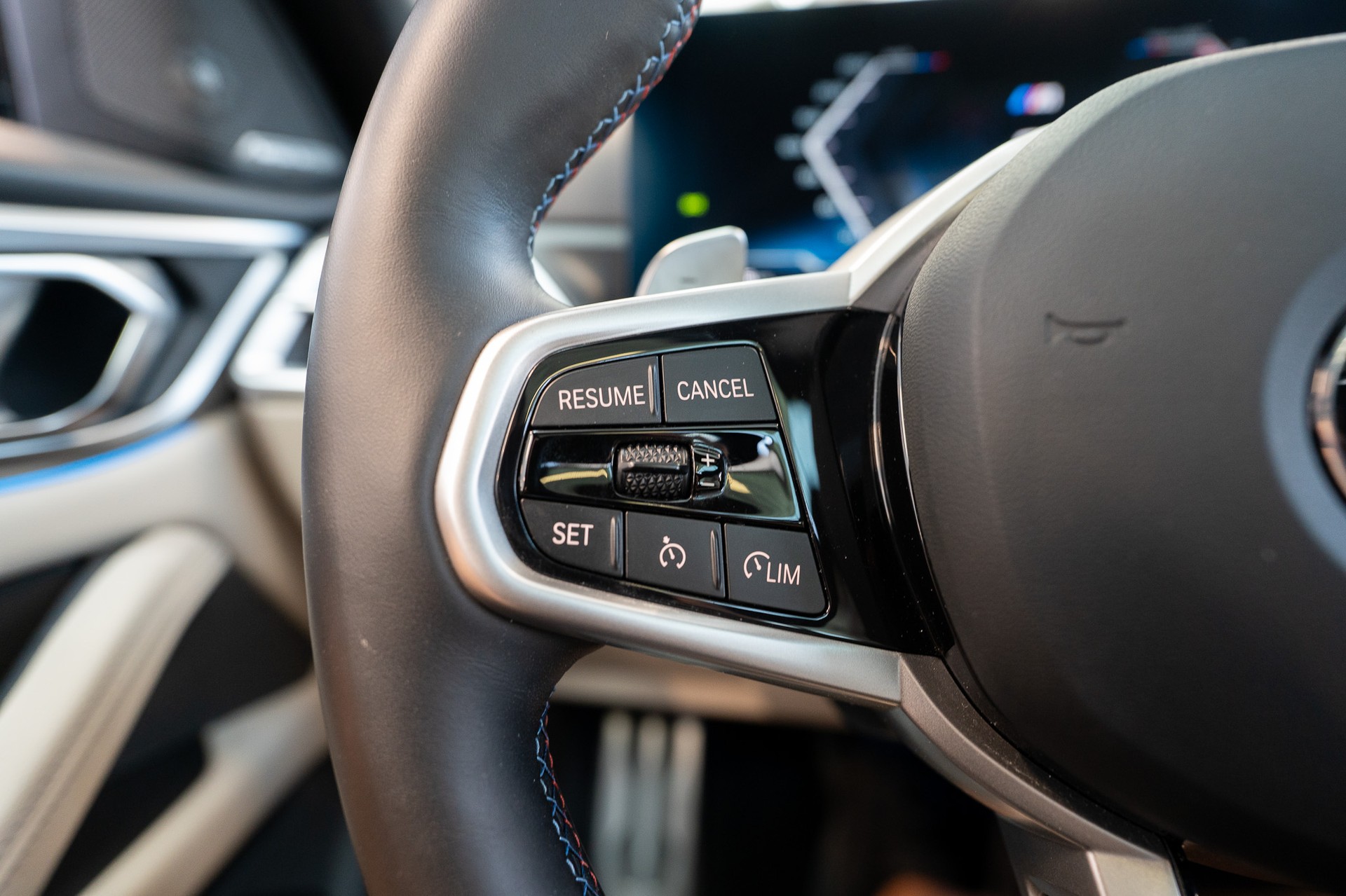 BMW M440i xDrive Gran Coupé / LCI / Panorama-Schiebedach / Head-Up Display-image-24