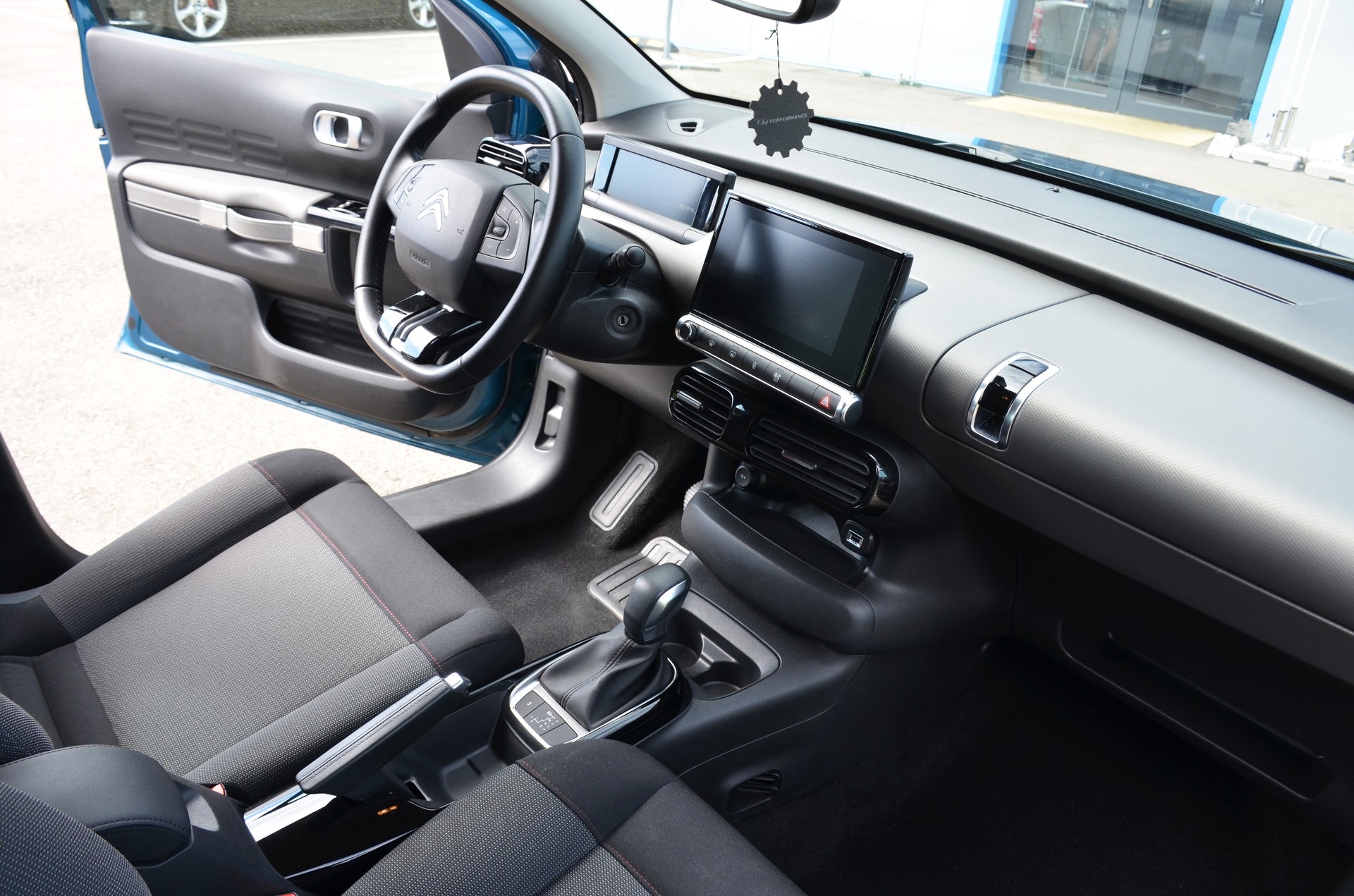 CITROEN C4 Cactus 1.5 Blue HDi Feel EAT6-image-12