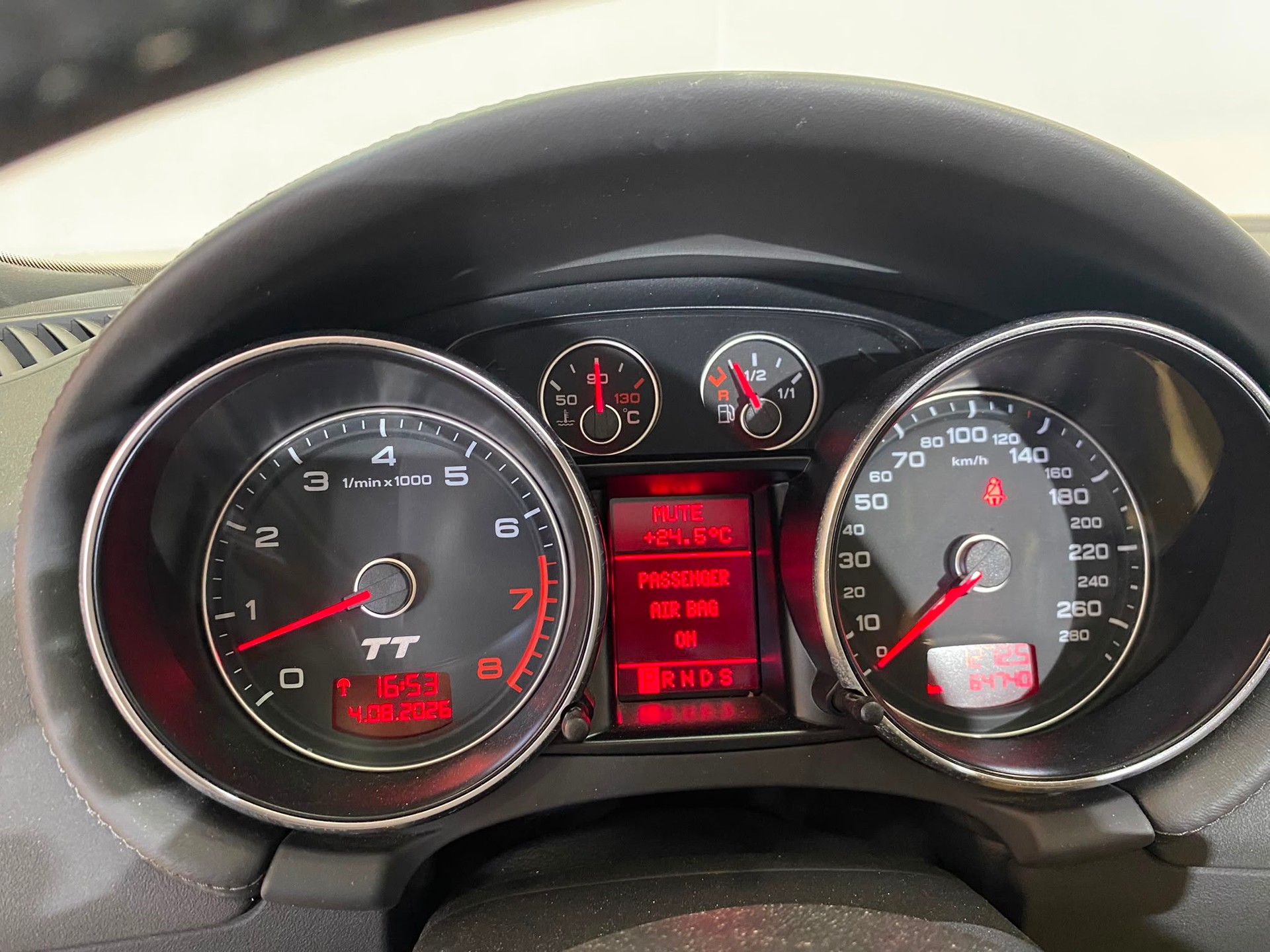 AUDI TT Roadster 3.2 quattro-image-13