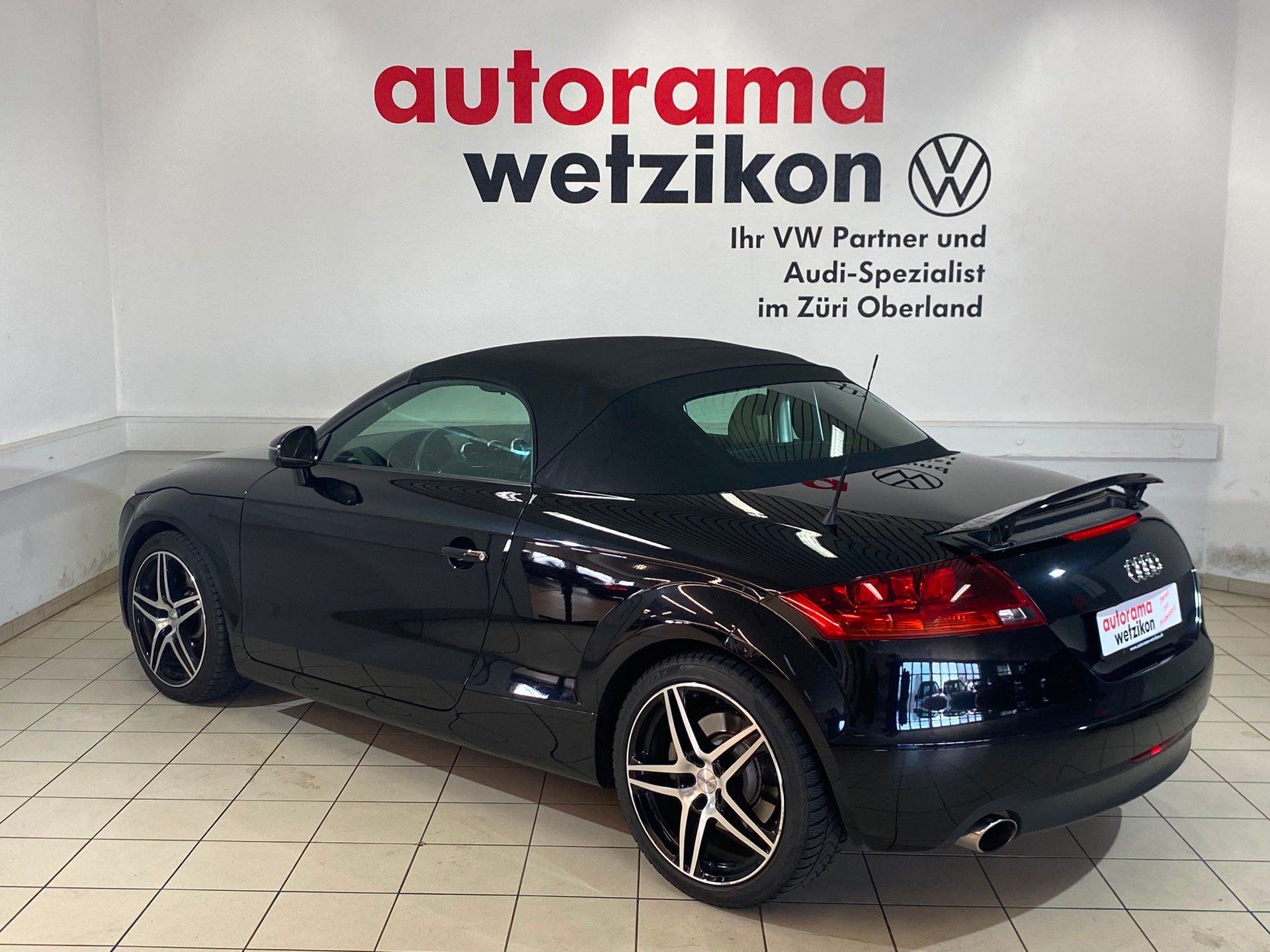 AUDI TT Roadster 3.2 quattro-image-5