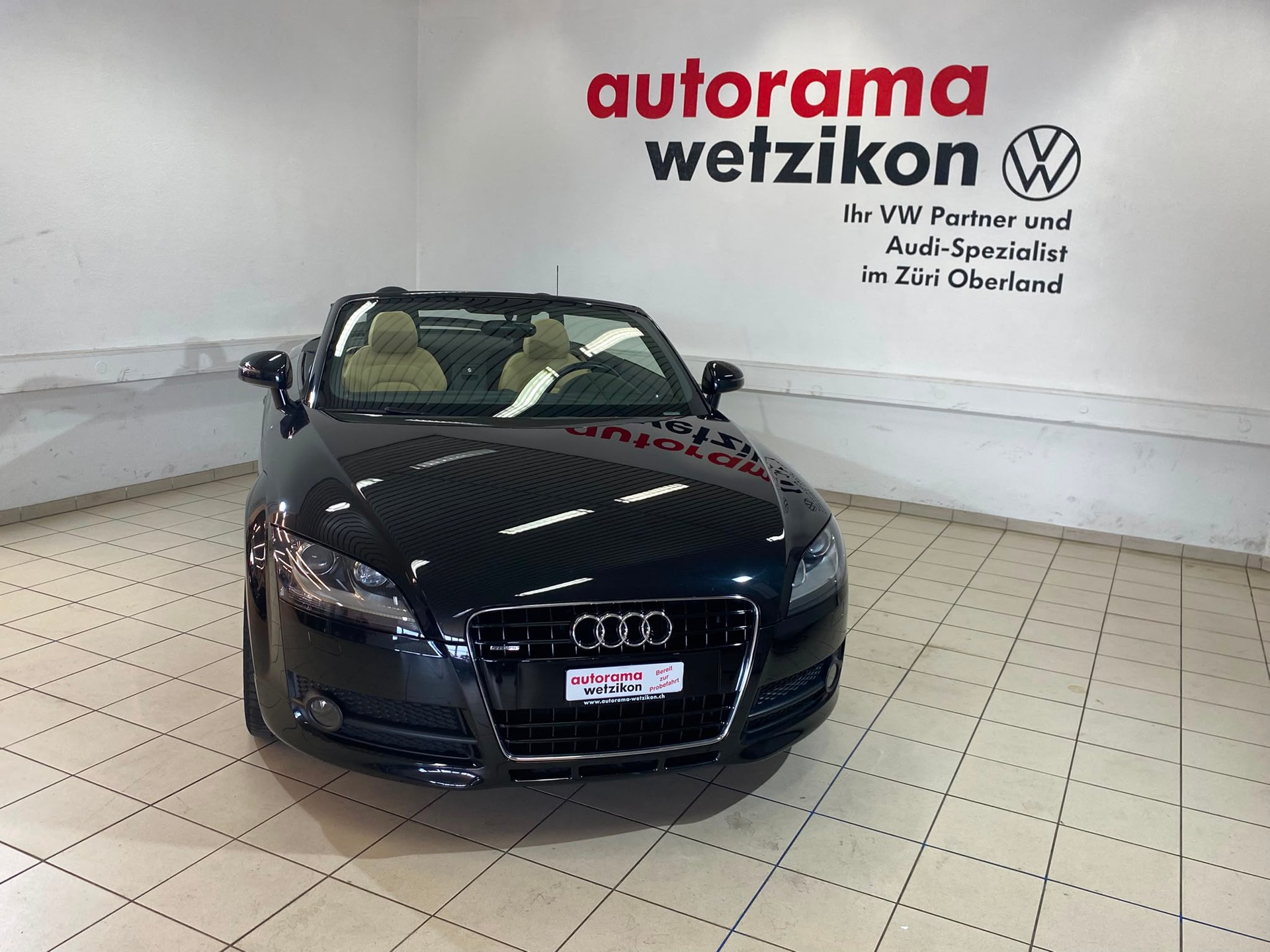 AUDI TT Roadster 3.2 quattro-showroom-element-2