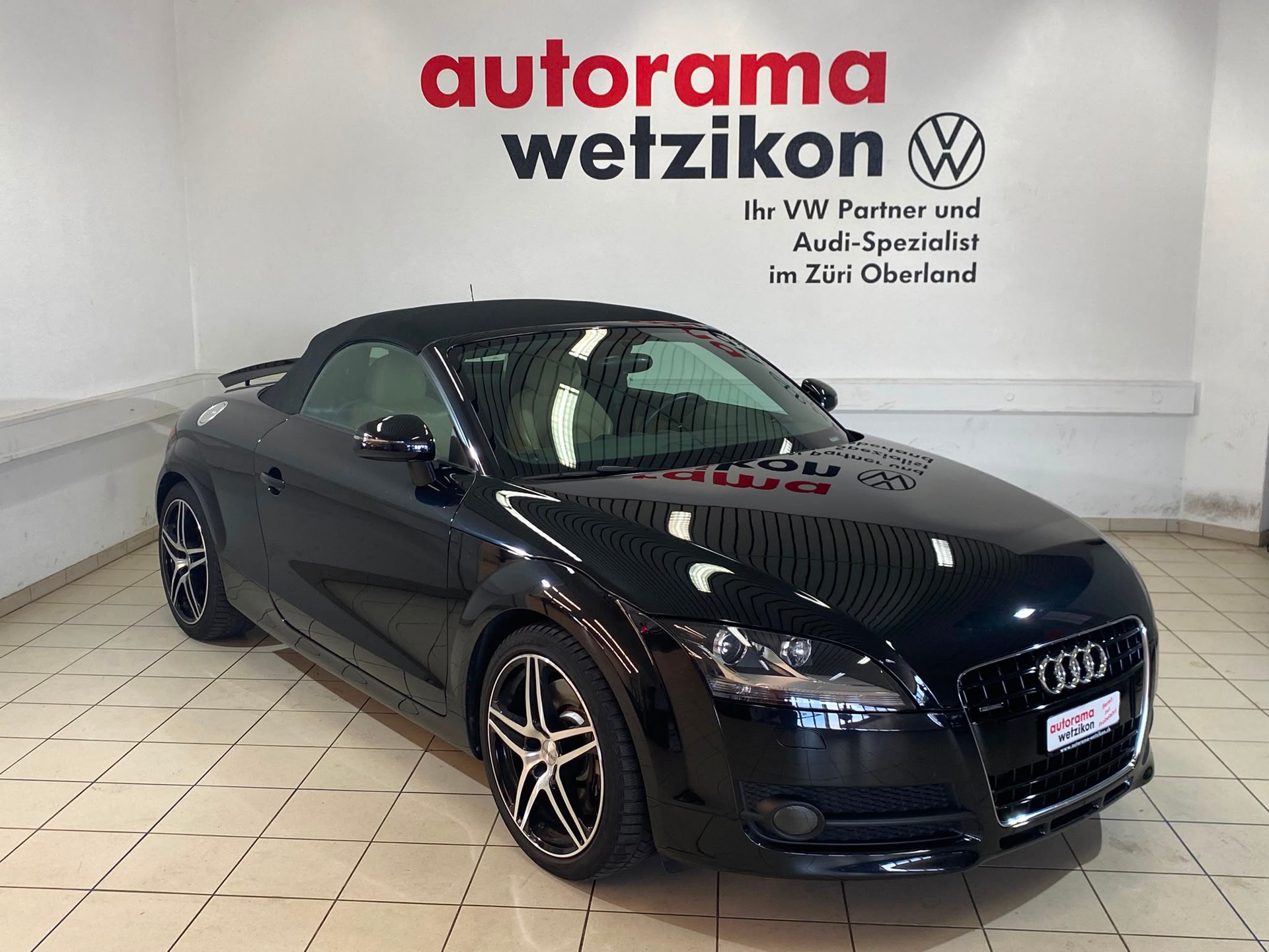 AUDI TT Roadster 3.2 quattro-showroom-element-1