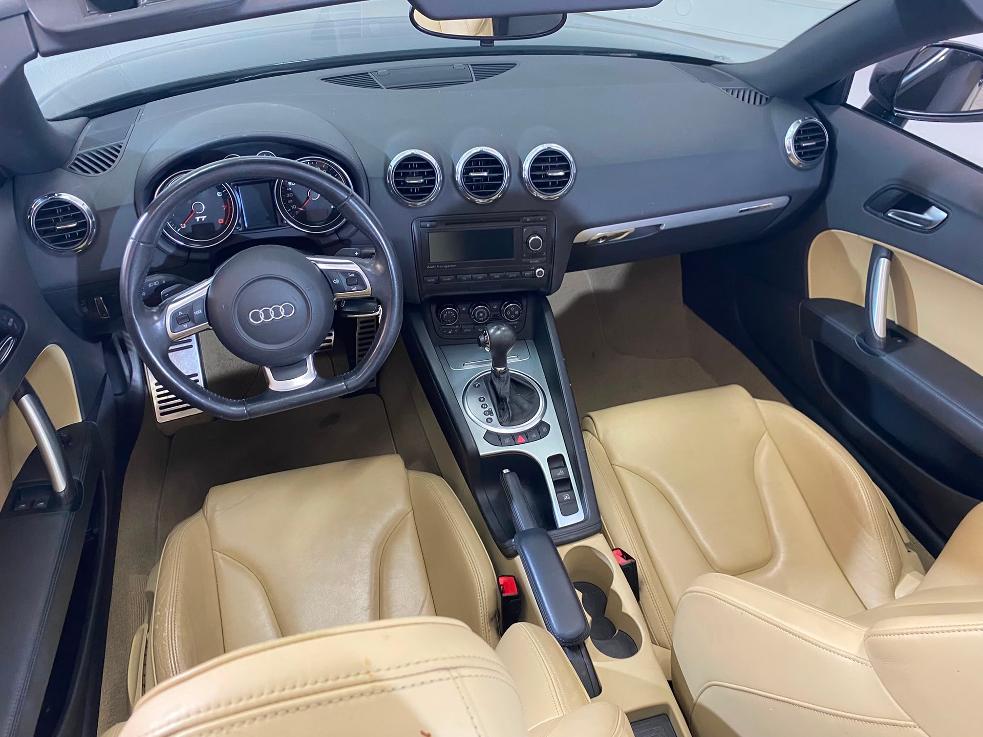 AUDI TT Roadster 3.2 quattro-image-12