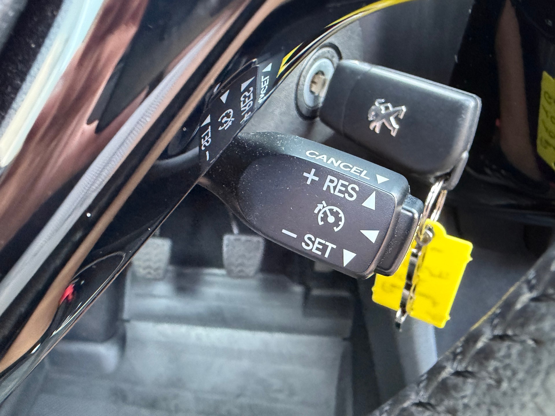 PEUGEOT 108 e-1.0 VTi Stop&Start Allure Top-image-18