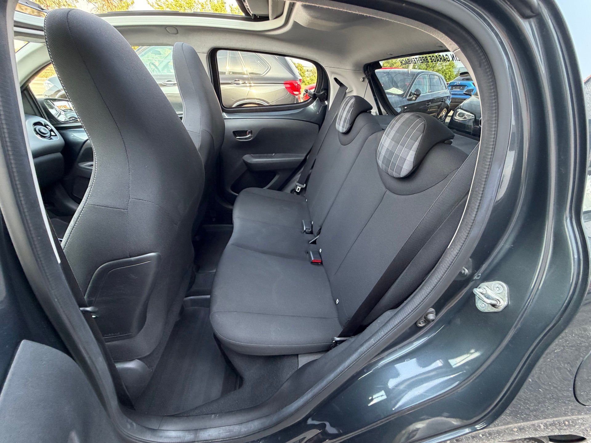 PEUGEOT 108 e-1.0 VTi Stop&Start Allure Top-image-10