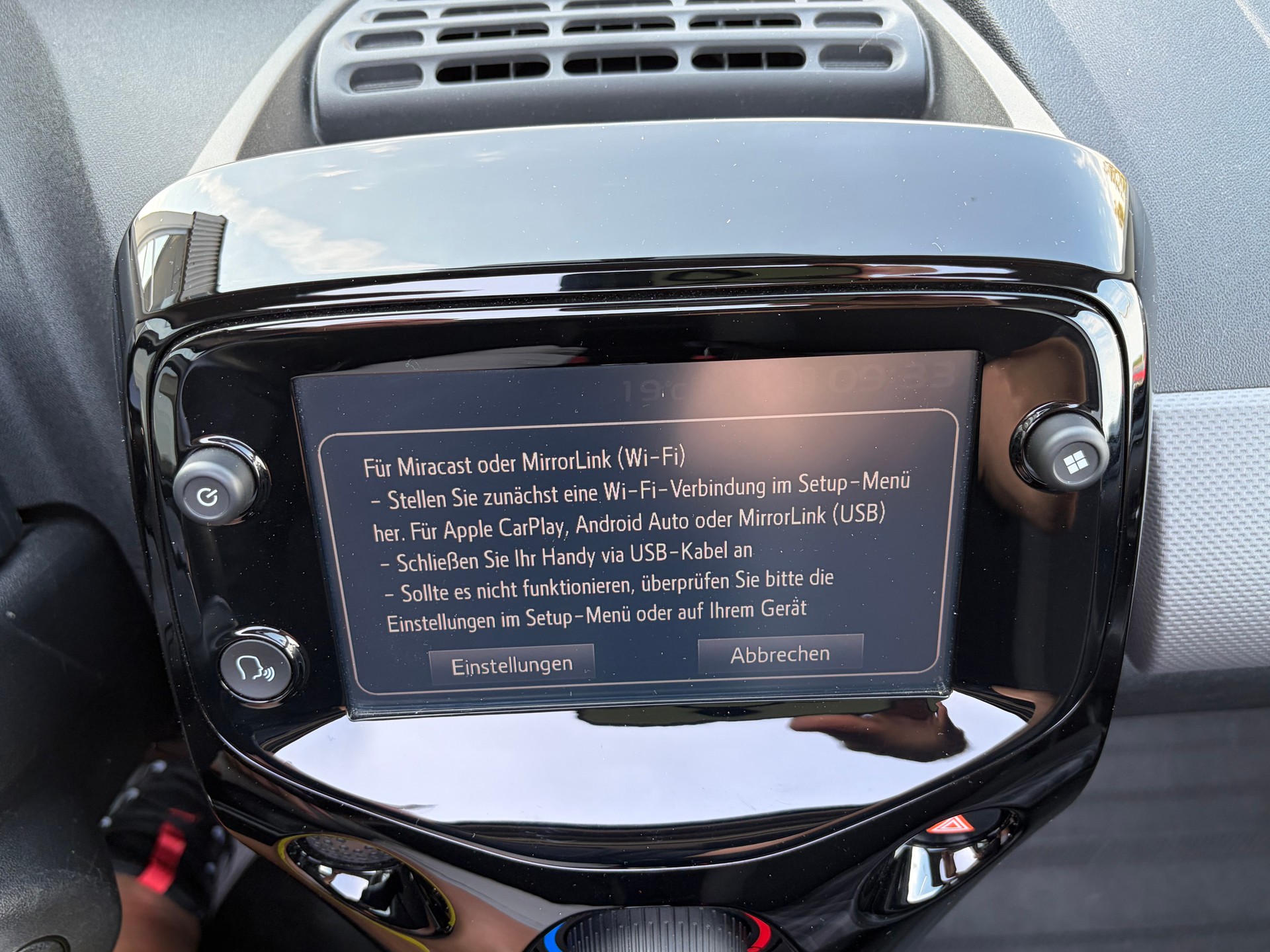 PEUGEOT 108 e-1.0 VTi Stop&Start Allure Top-image-24