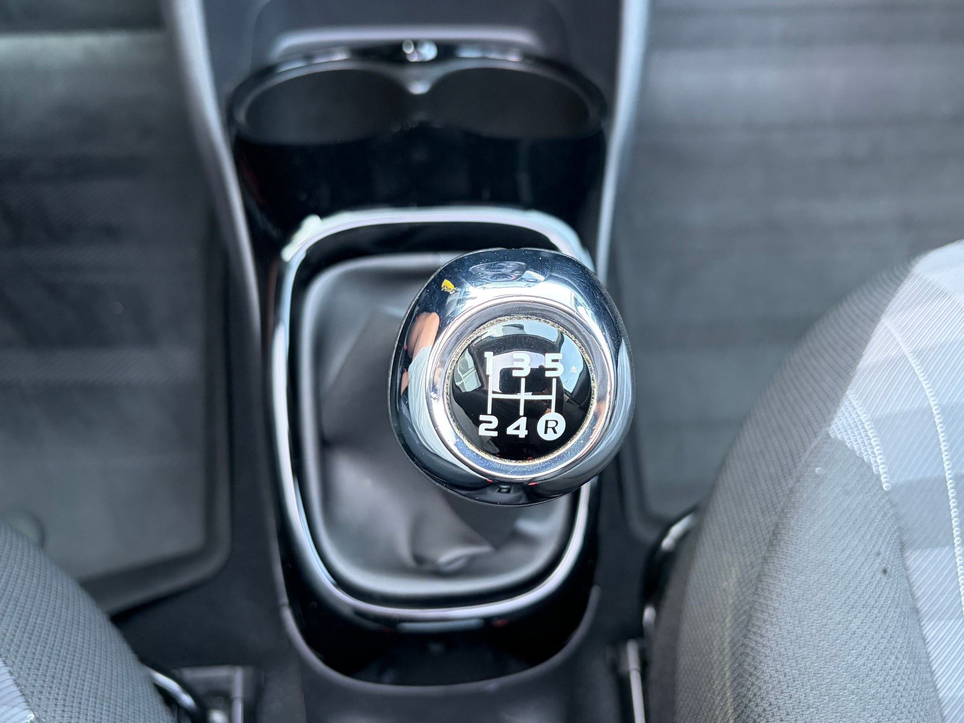 PEUGEOT 108 e-1.0 VTi Stop&Start Allure Top-image-15