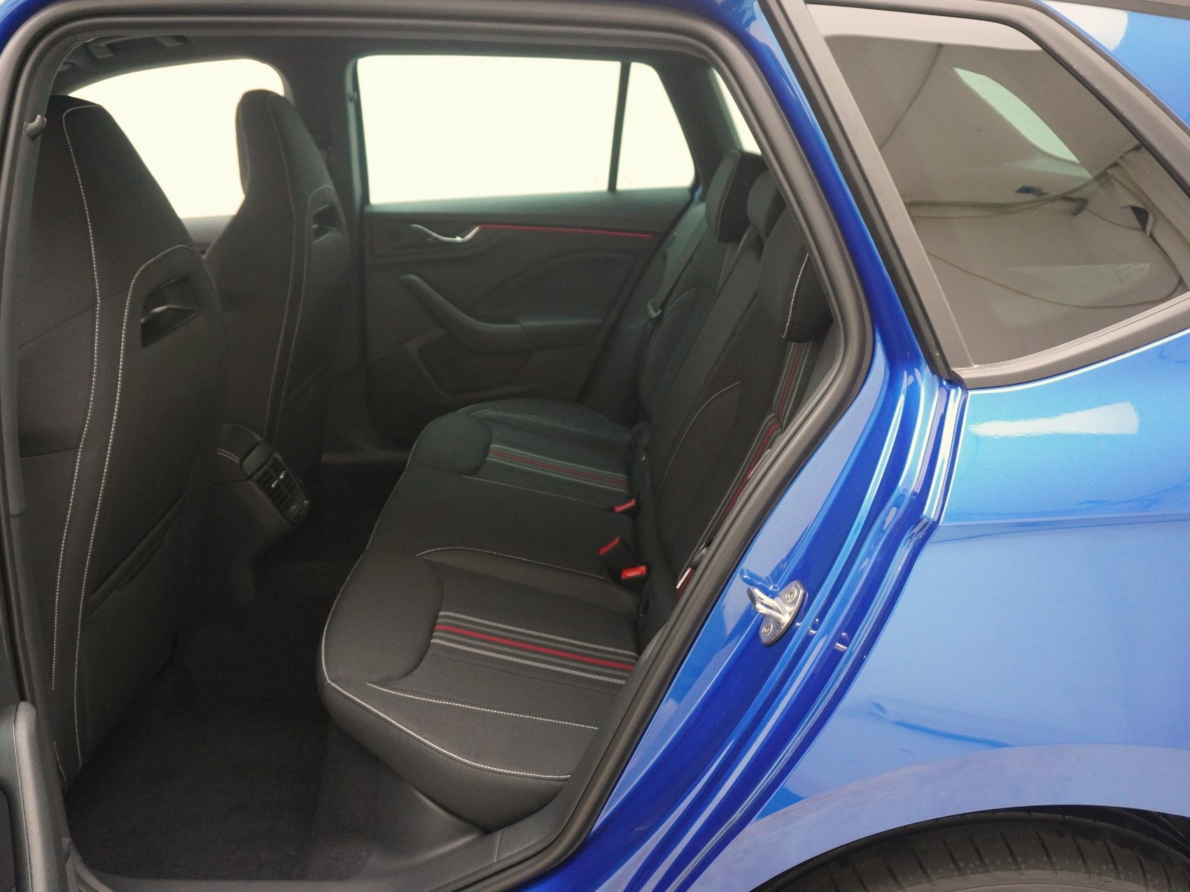 SKODA Kamiq 1.5 TSI Monte Carlo-image-14
