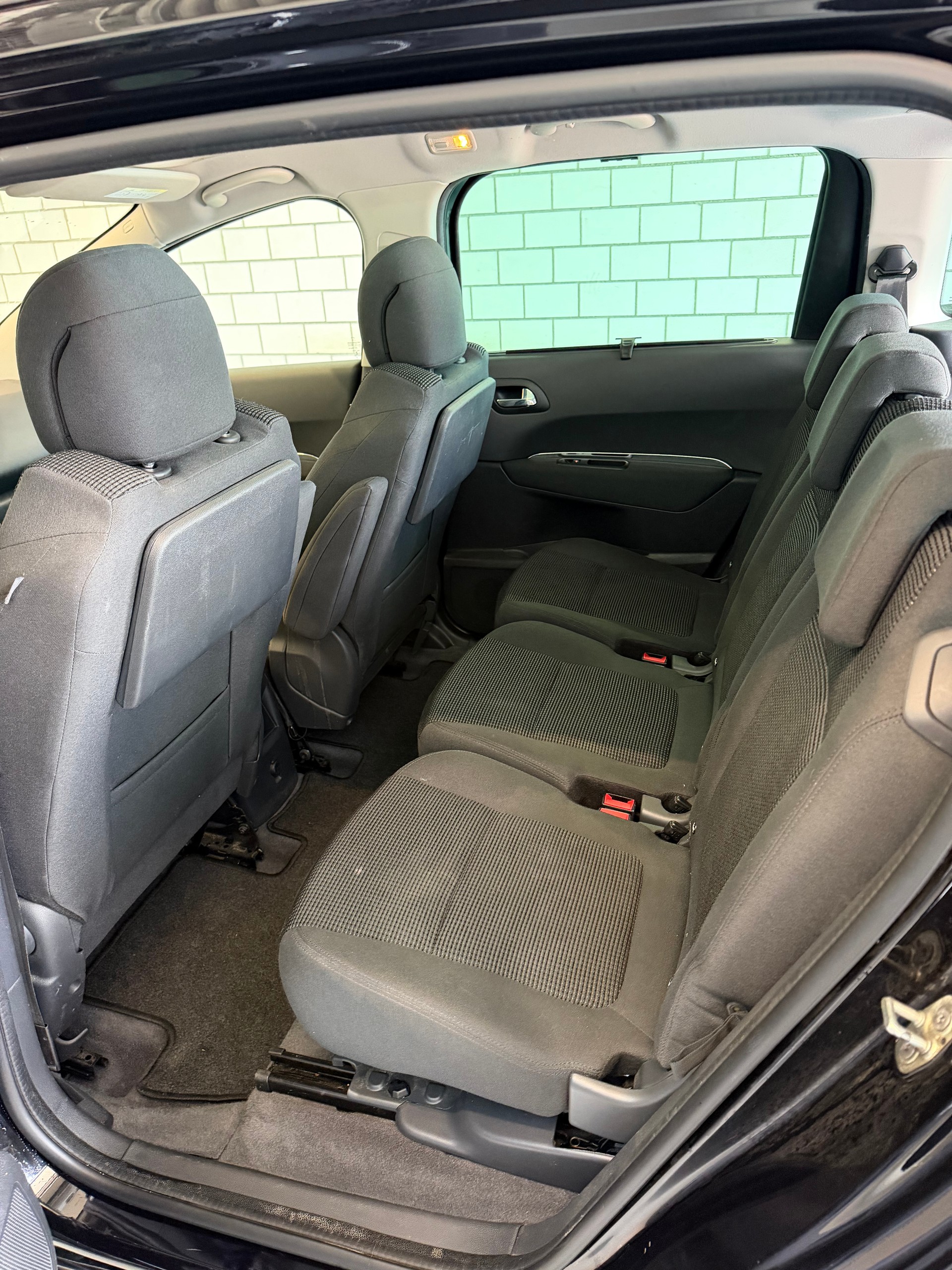 PEUGEOT 5008 1.2 Pure Tech Allure 7-Plätzer-image-7