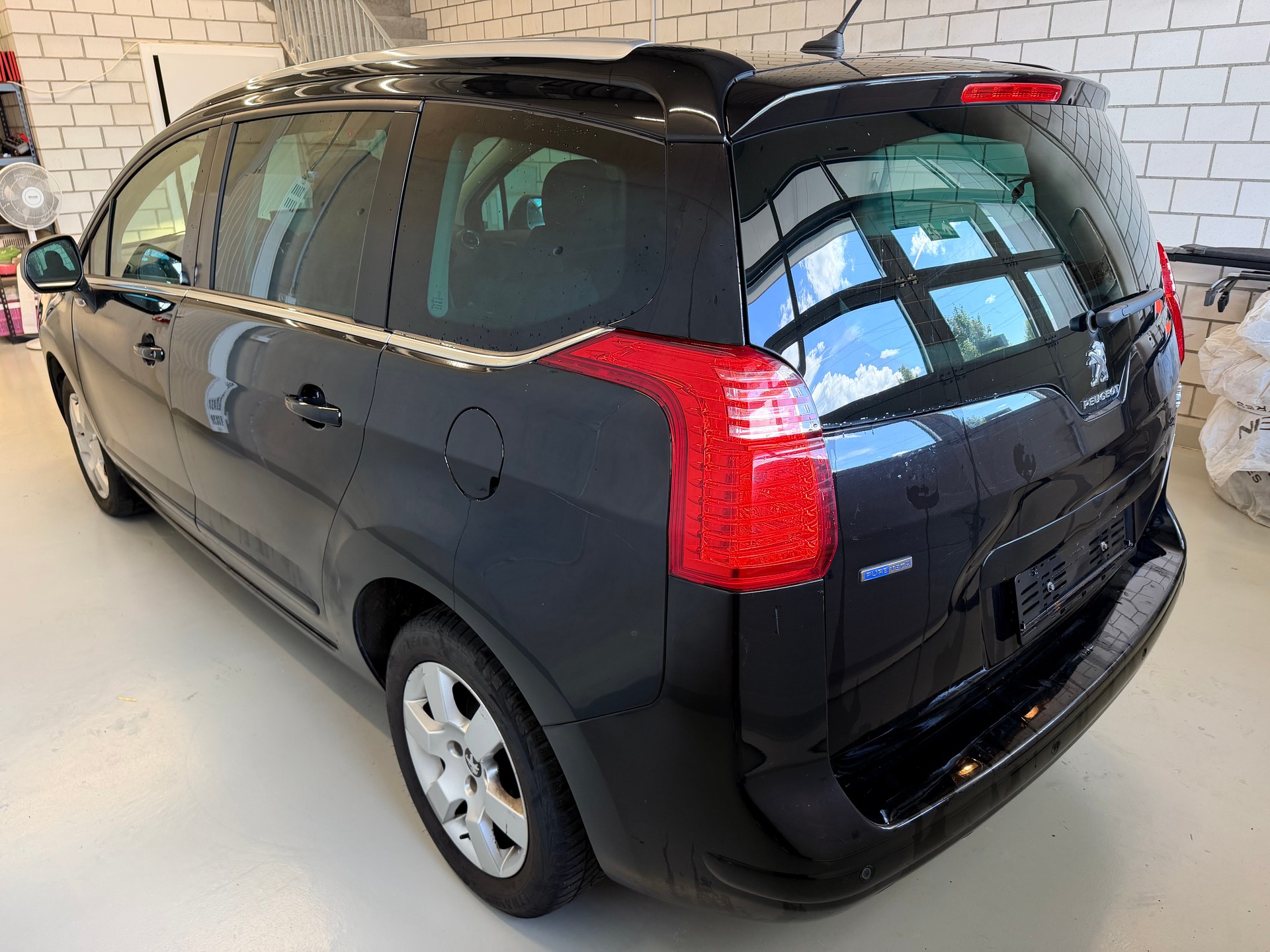 PEUGEOT 5008 1.2 Pure Tech Allure 7-Plätzer-image-2