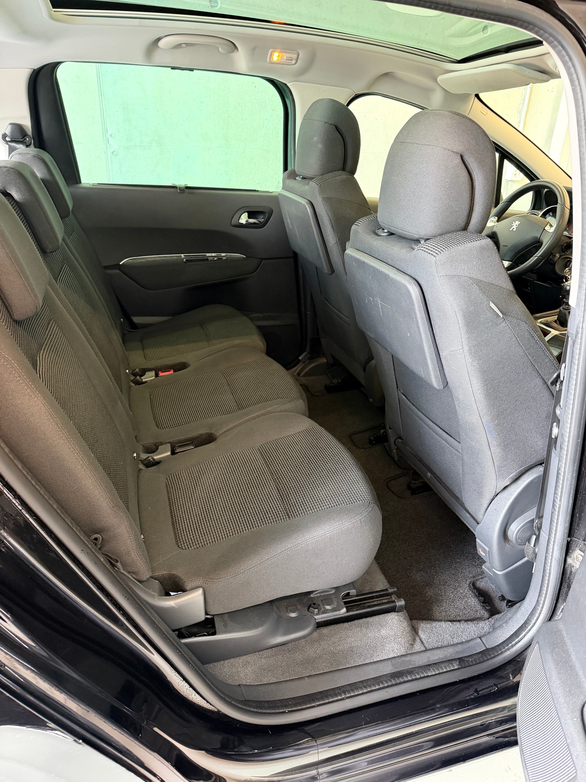PEUGEOT 5008 1.2 Pure Tech Allure 7-Plätzer-image-5