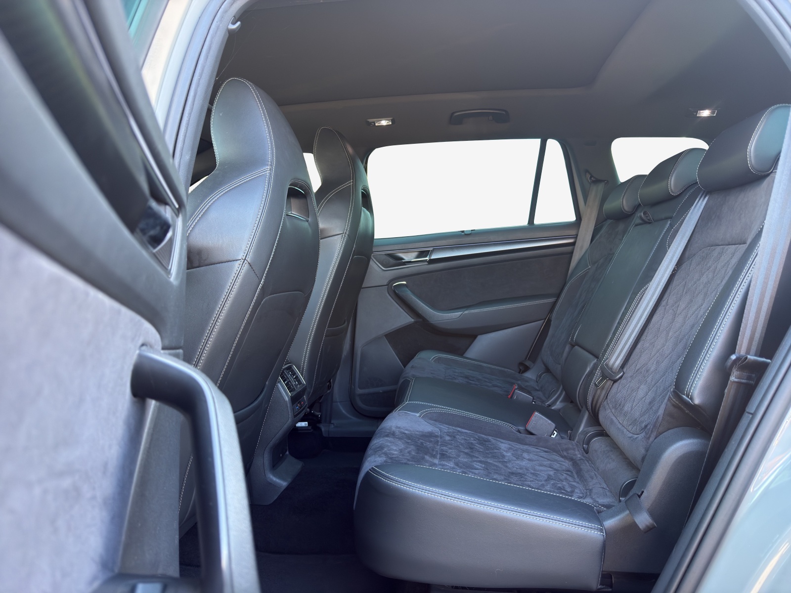 SKODA Kodiaq 2.0 TSI 4x4 Sport Line-image-11