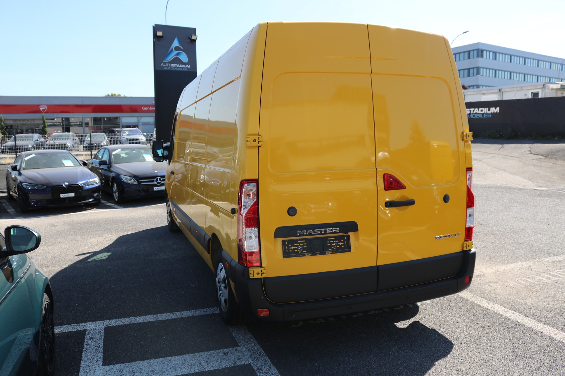 RENAULT Master T35 2.3dCi 135 L3H2-image-12