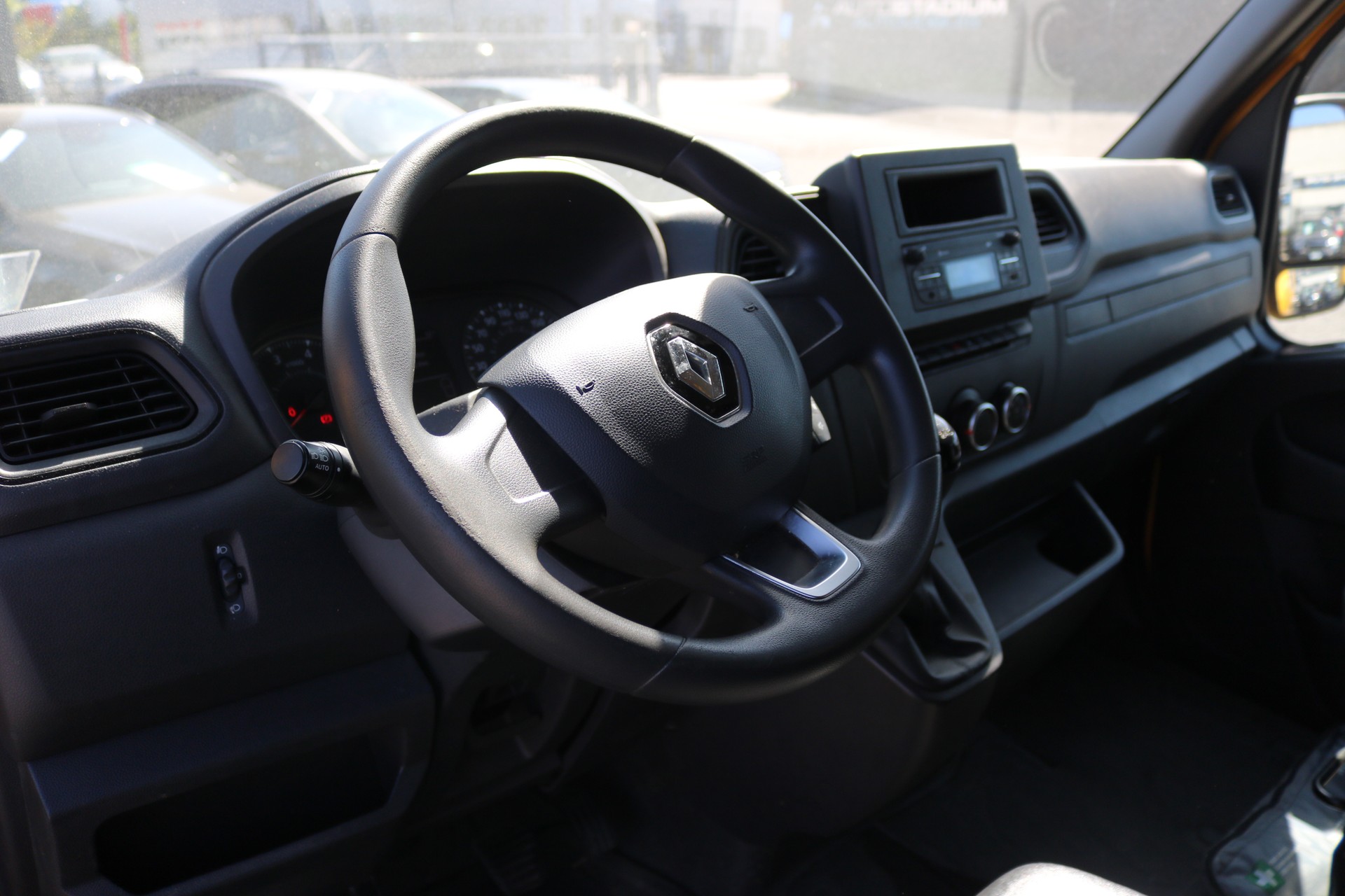 RENAULT Master T35 2.3dCi 135 L3H2-image-15