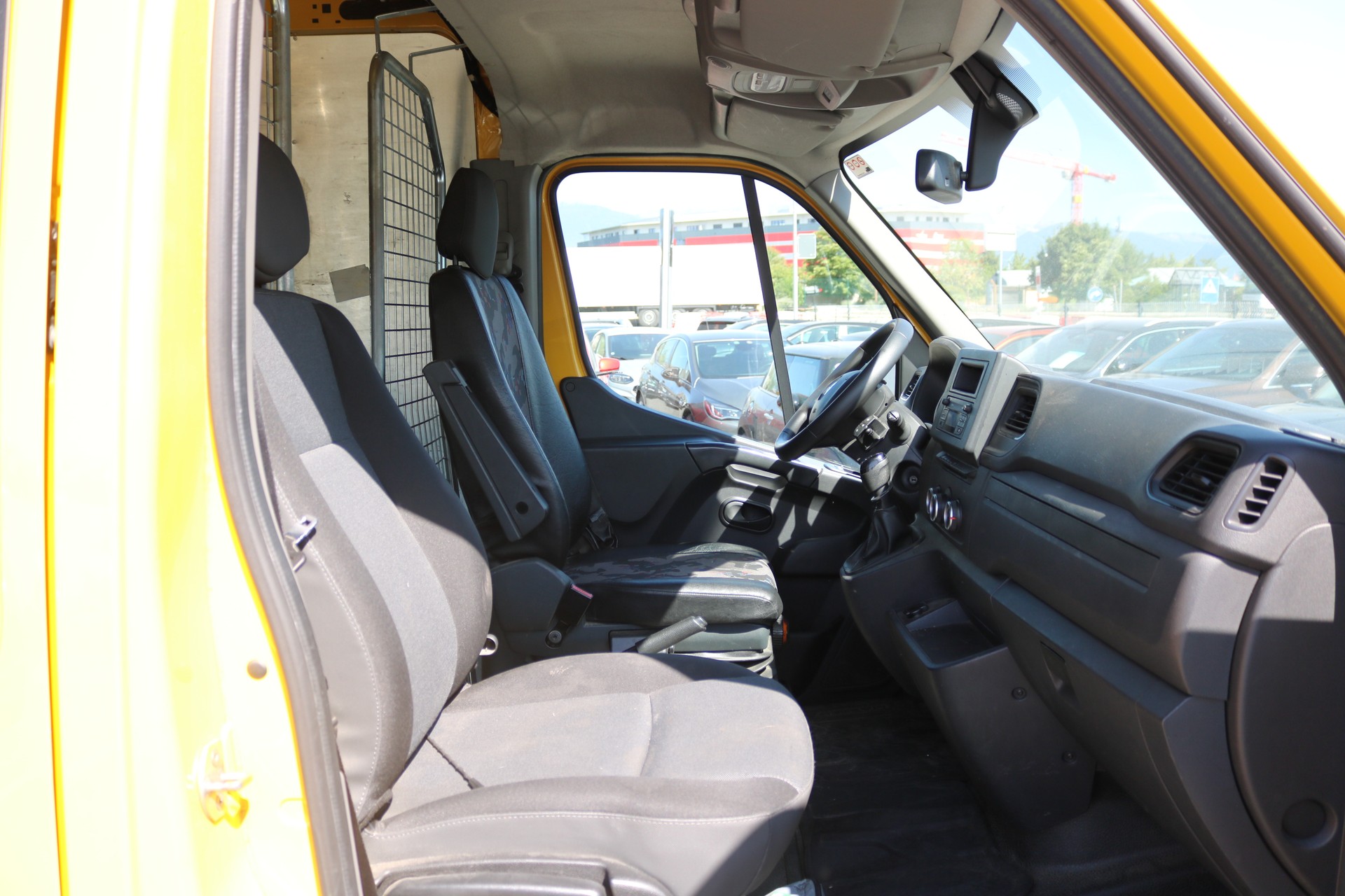RENAULT Master T35 2.3dCi 135 L3H2-image-18