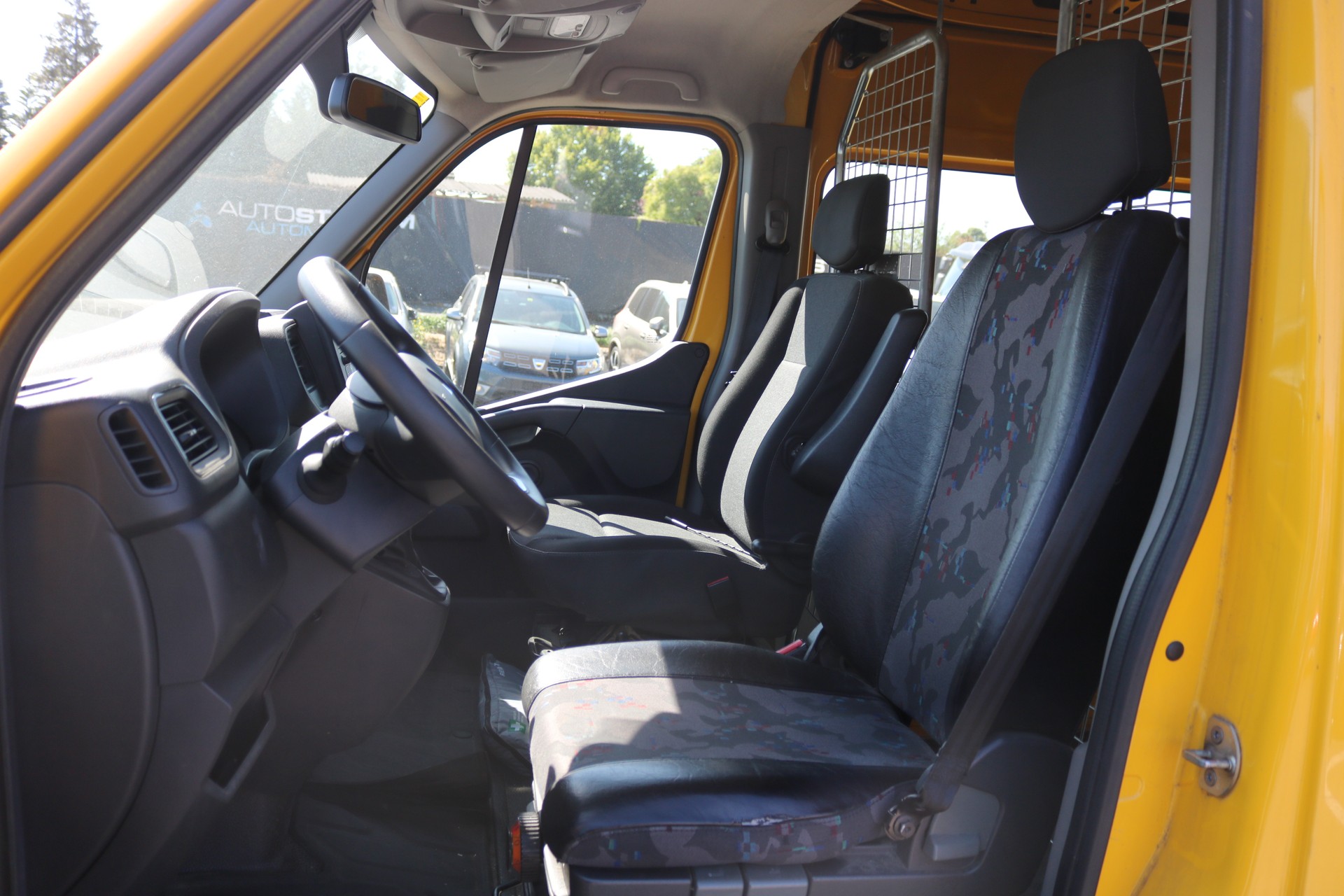 RENAULT Master T35 2.3dCi 135 L3H2-image-2