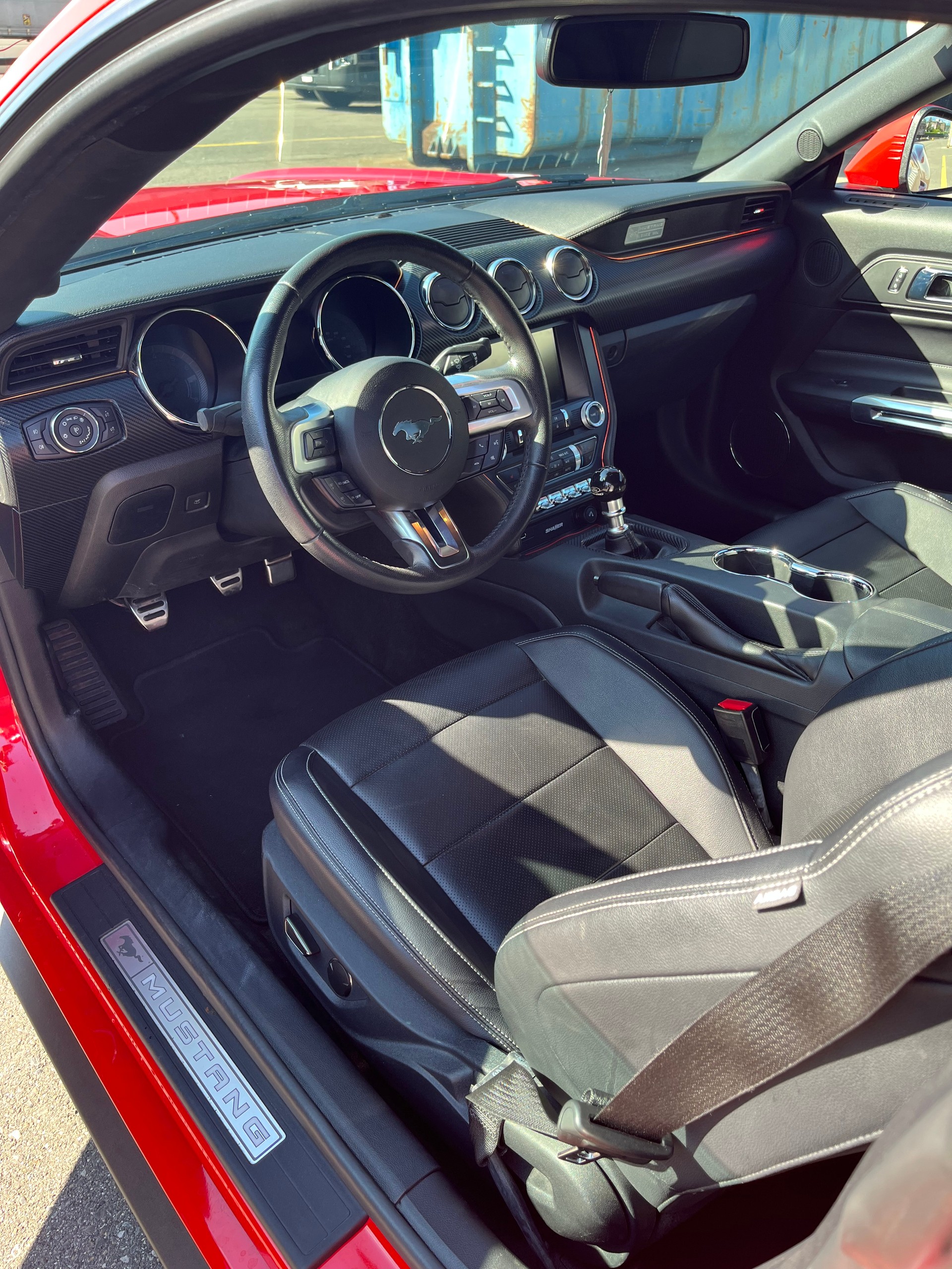 FORD Mustang 5.0 V8 GT Handgeschalten-image-4