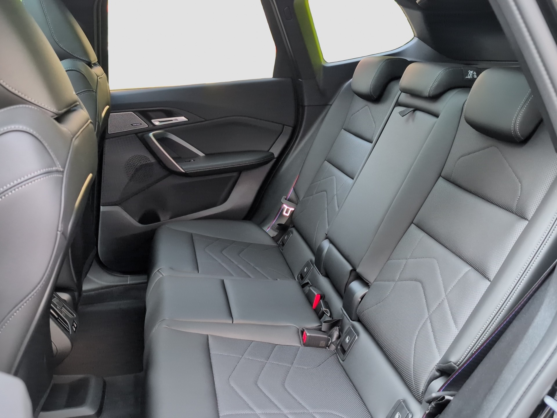 BMW iX1 xDrive 30 M Sport Pro-image-9
