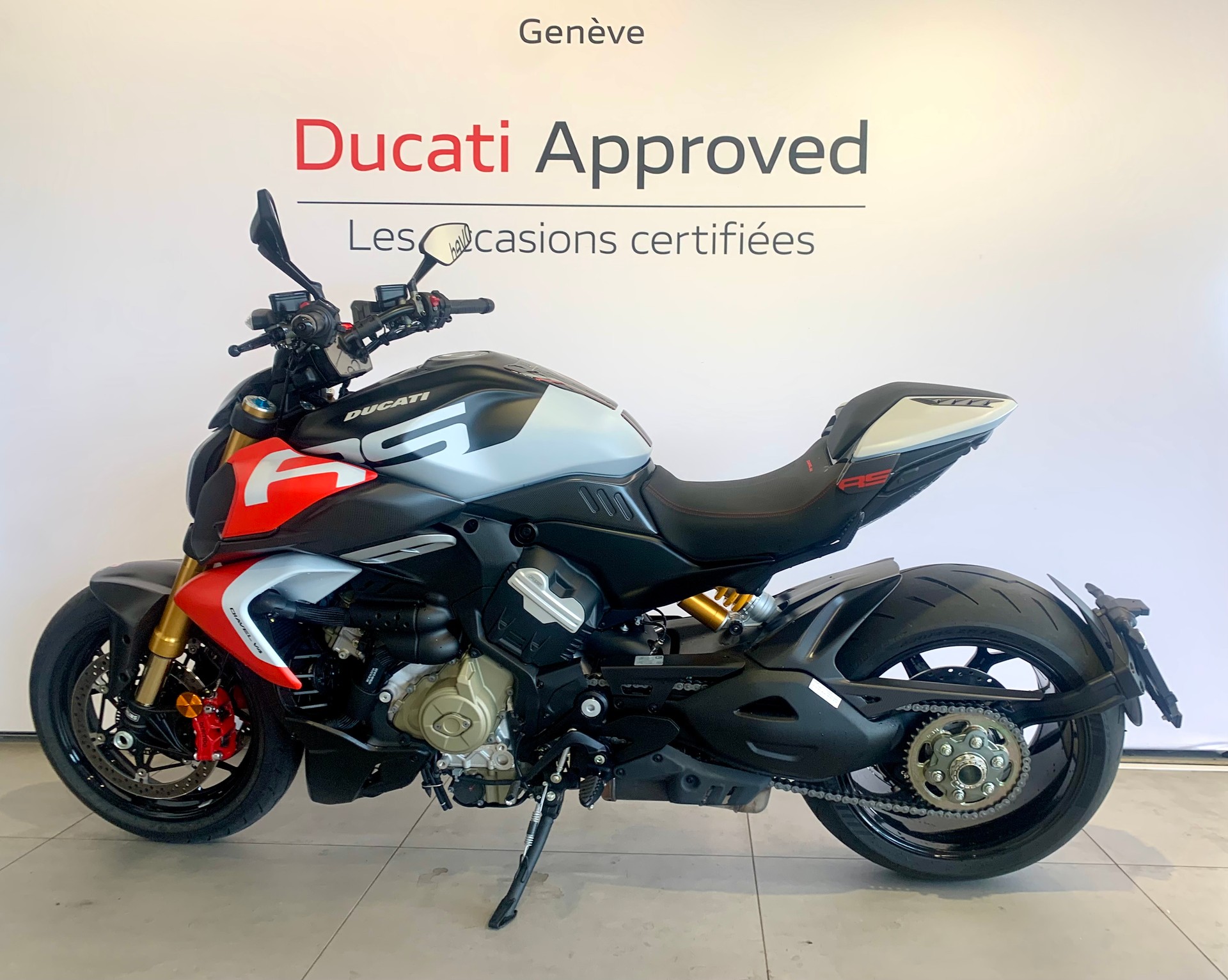 DUCATI Diavel V4 RS-showroom-element-1