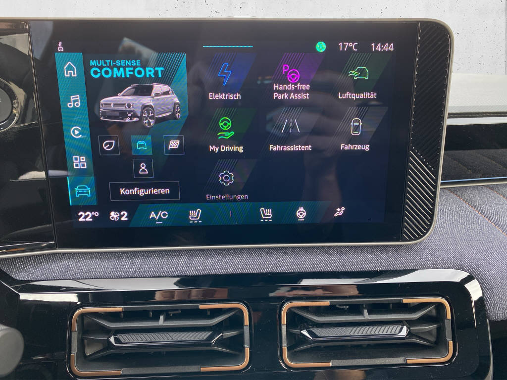 RENAULT R4 E-Tech electric techno 150PS Comfort Range-image-9