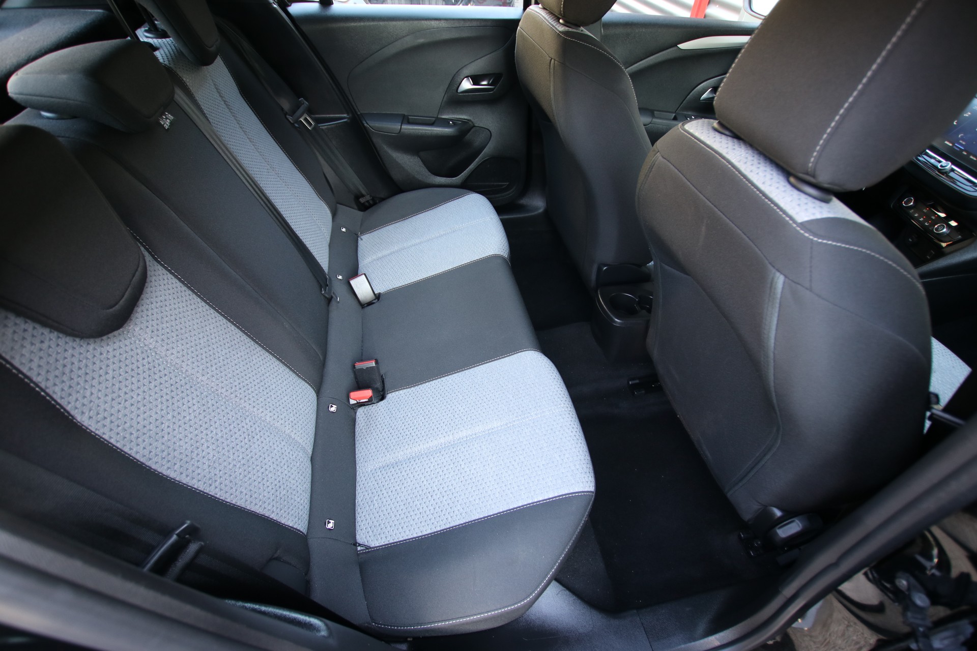 OPEL Corsa 1.2 TP Edition A-image-14