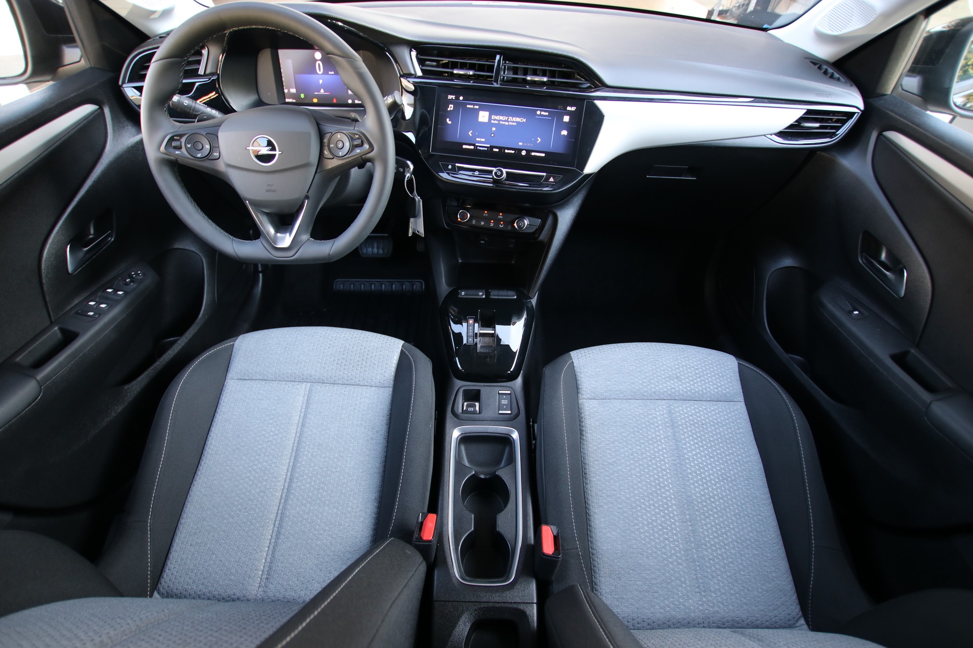 OPEL Corsa 1.2 TP Edition A-image-9