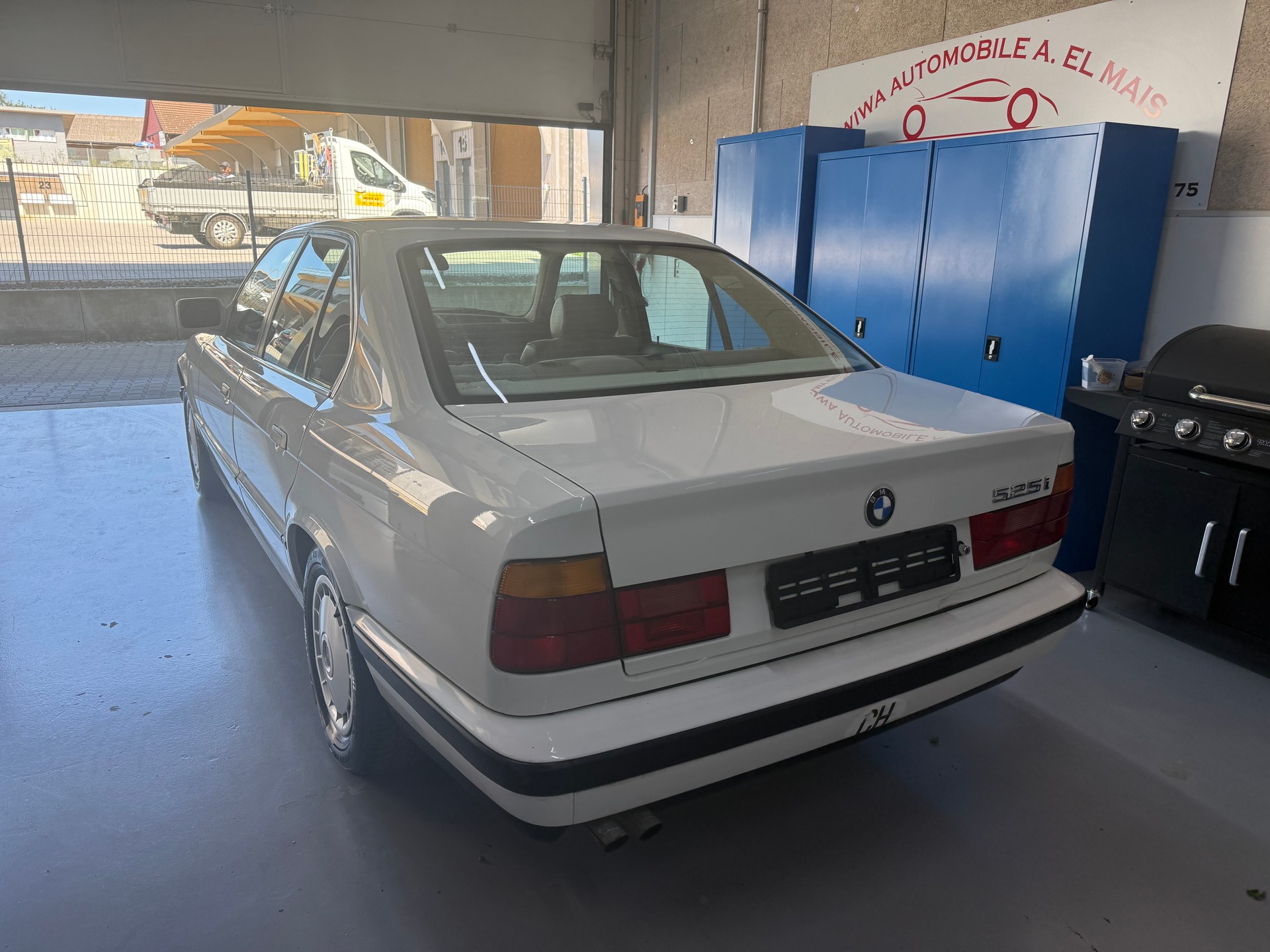 BMW 525i 24V A-image-3