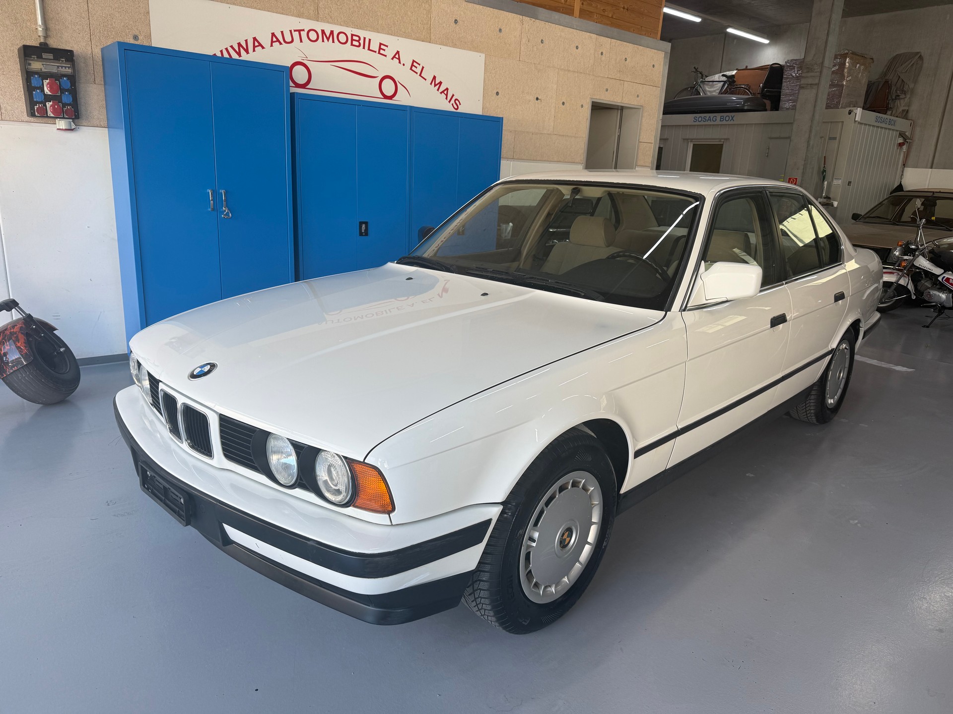 BMW 525i 24V A-image-0