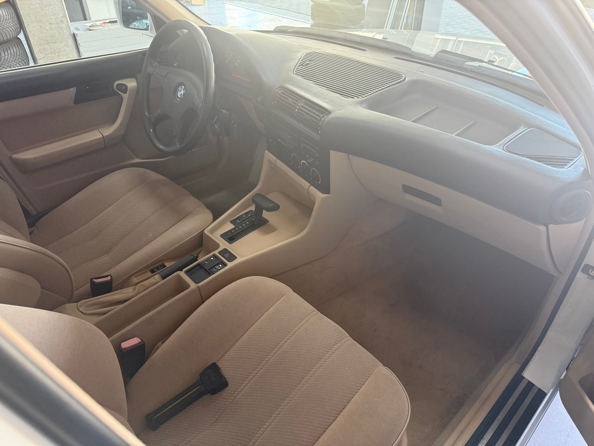 BMW 525i 24V A-image-6
