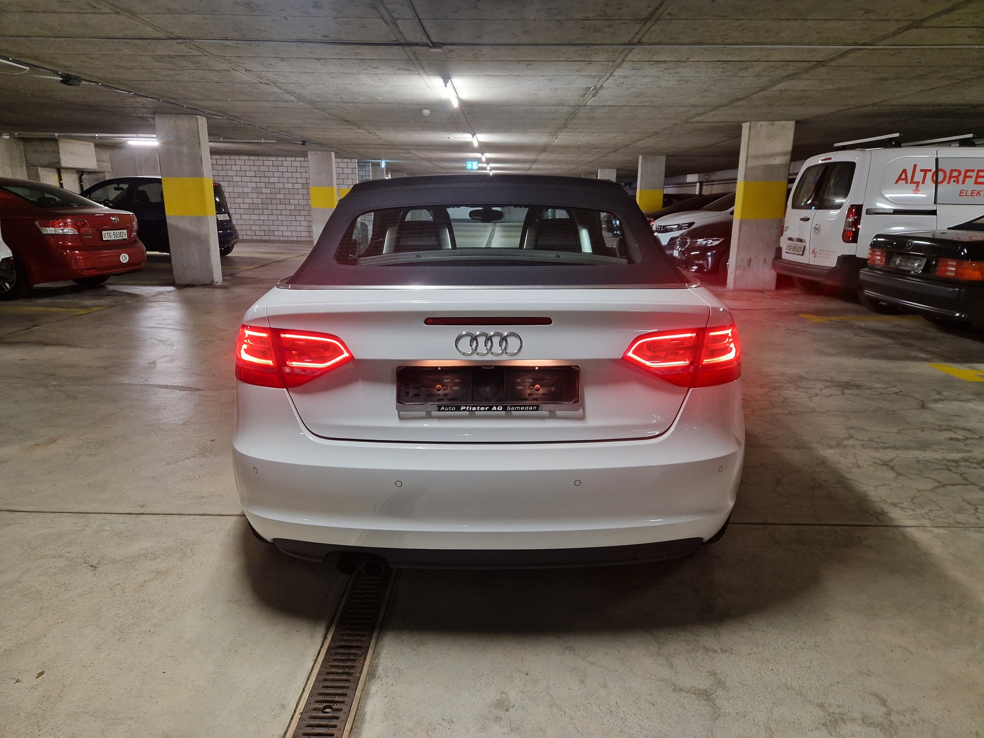 AUDI A3 Cabriolet 1.4 TFSI Attraction-image-13