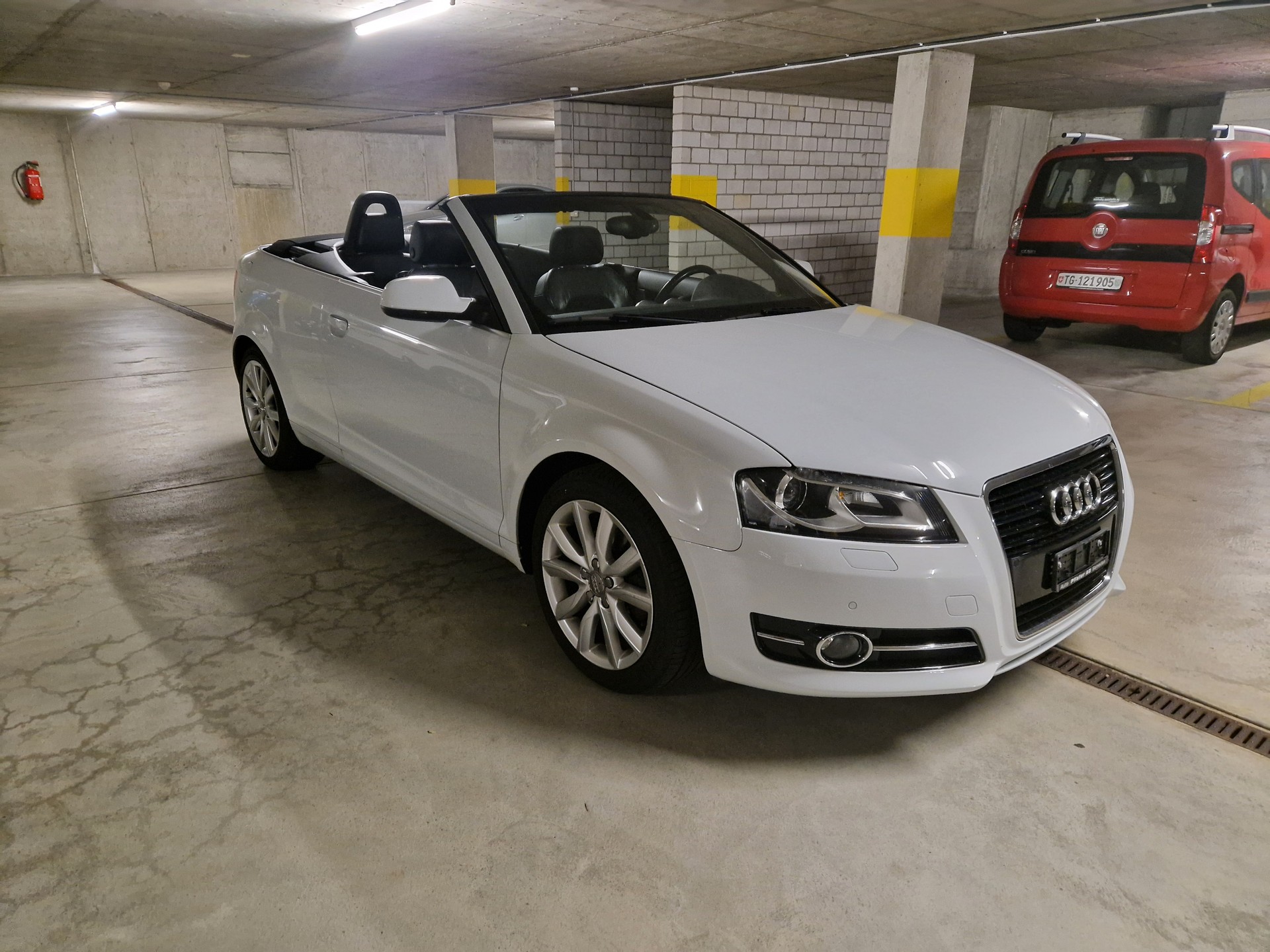 AUDI A3 Cabriolet 1.4 TFSI Attraction-image-1