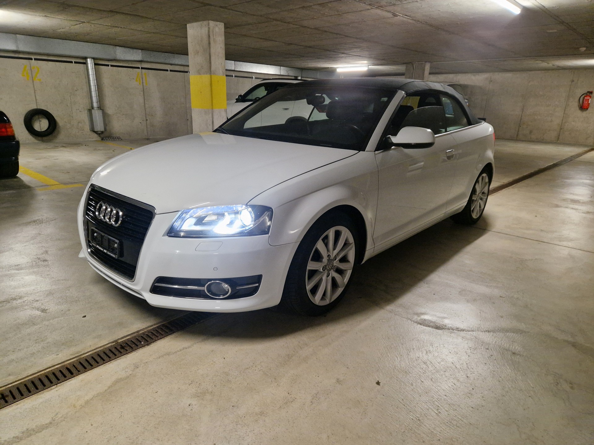 AUDI A3 Cabriolet 1.4 TFSI Attraction-image-9