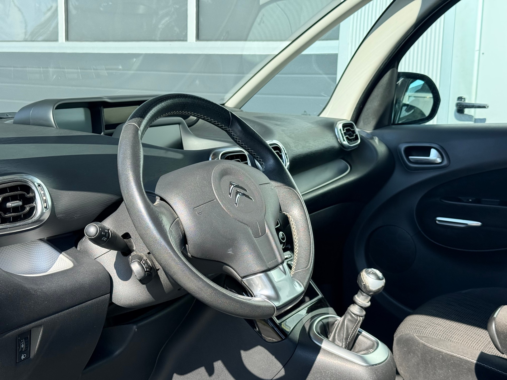 CITROEN C3 Picasso 1.6 HDi Exclusive-image-4
