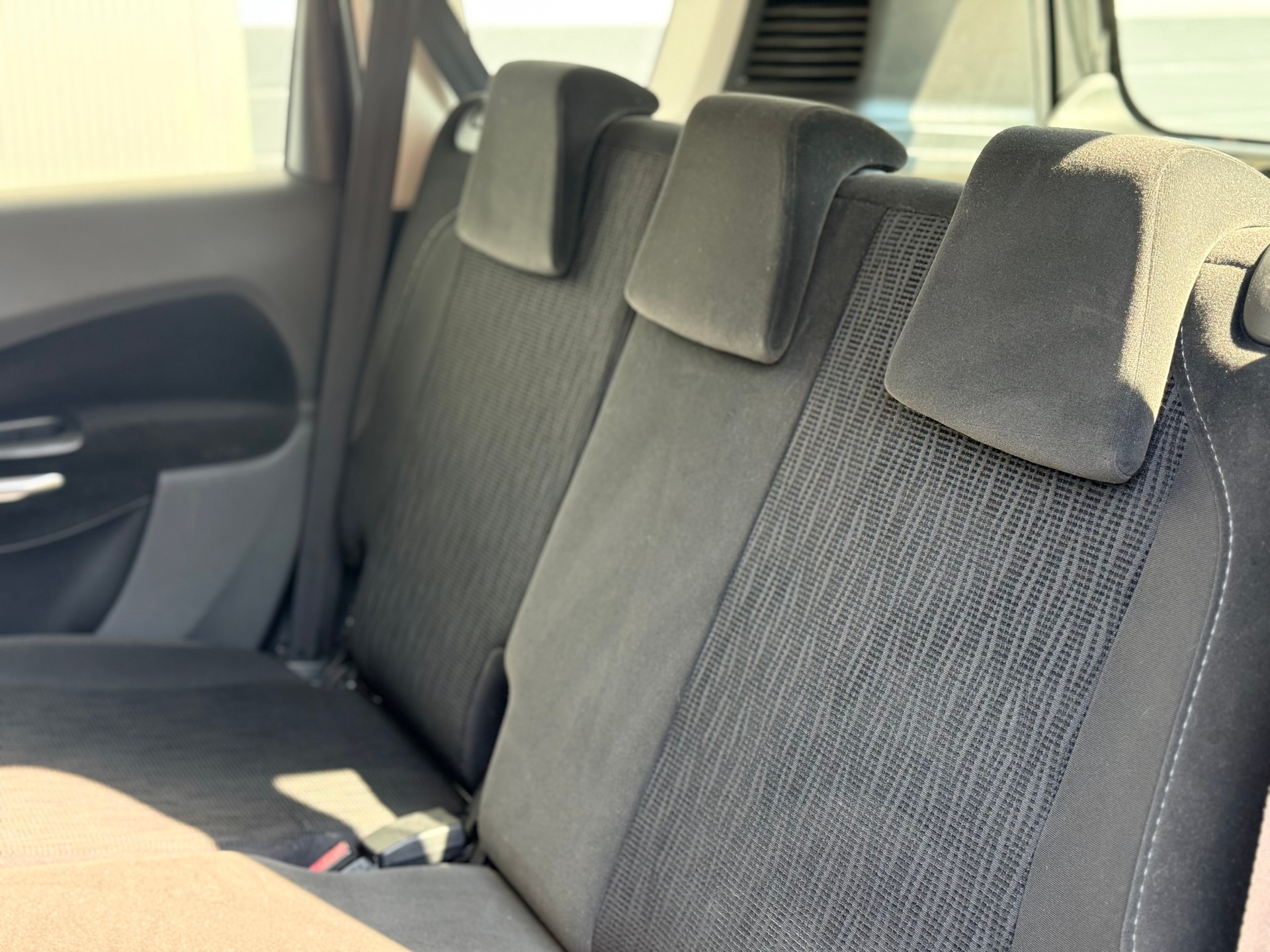 CITROEN C3 Picasso 1.6 HDi Exclusive-image-8