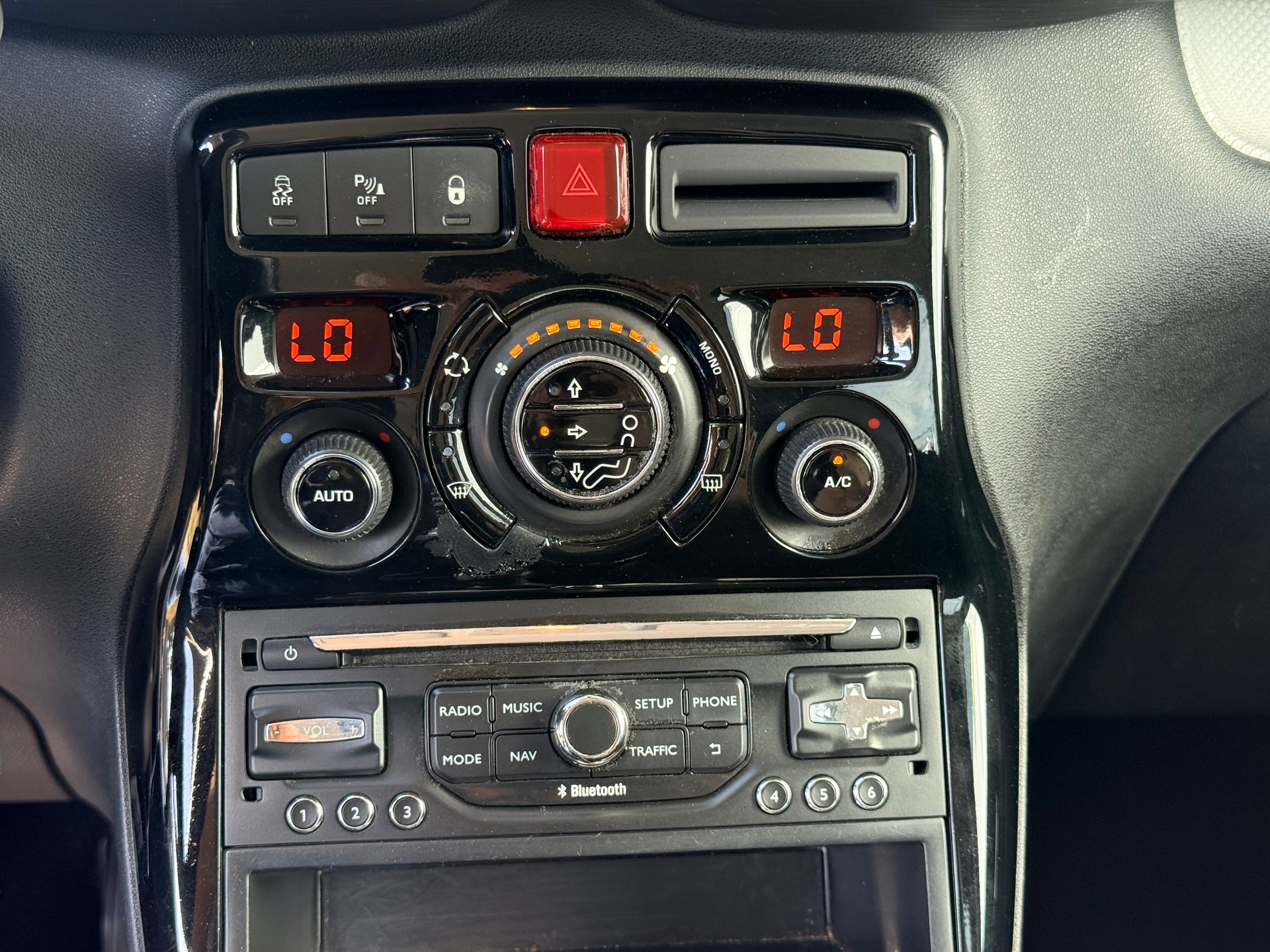 CITROEN C3 Picasso 1.6 HDi Exclusive-image-7