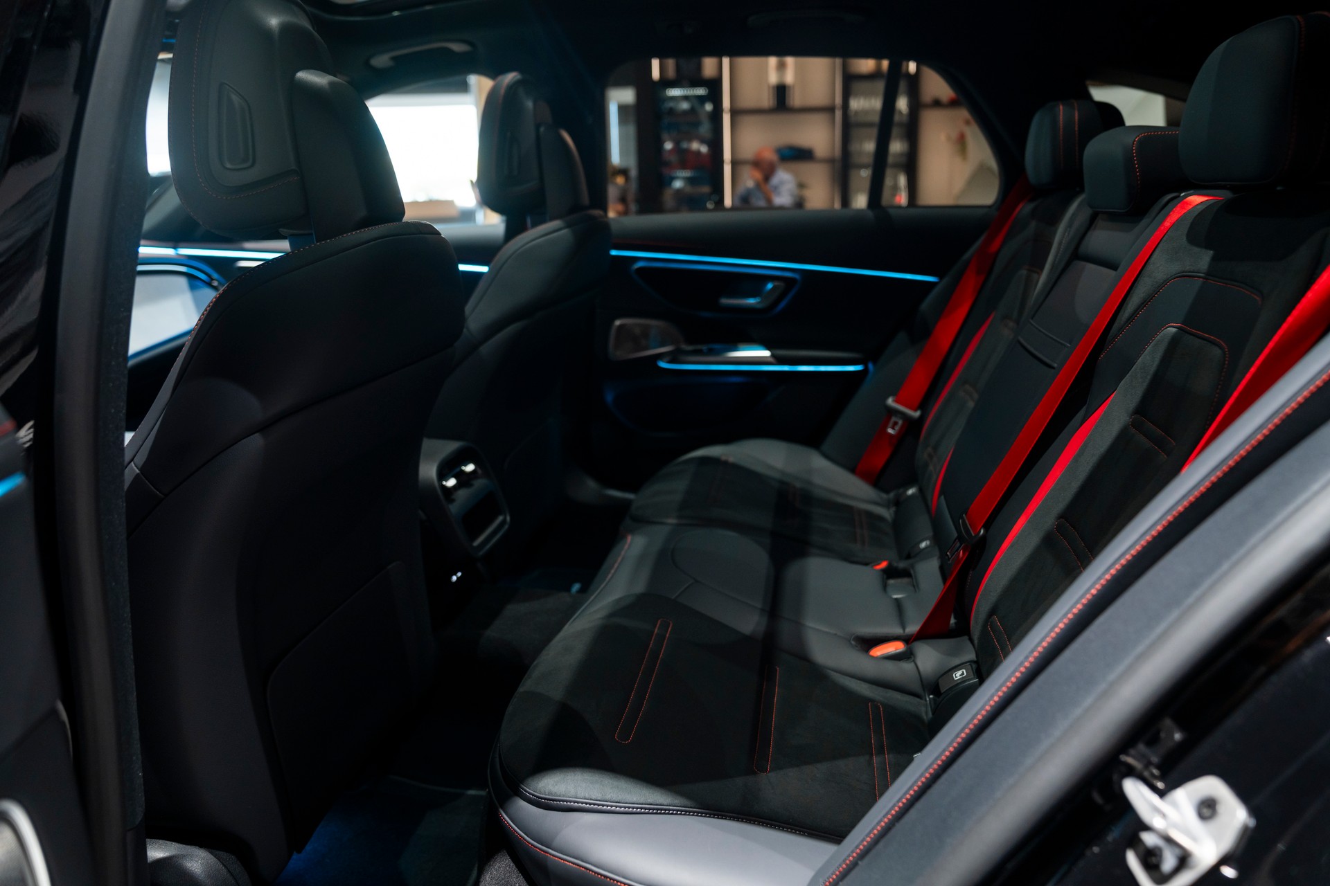 MERCEDES-BENZ E 53 Hybrid T 4Matic+ 9G-Tronic-image-15