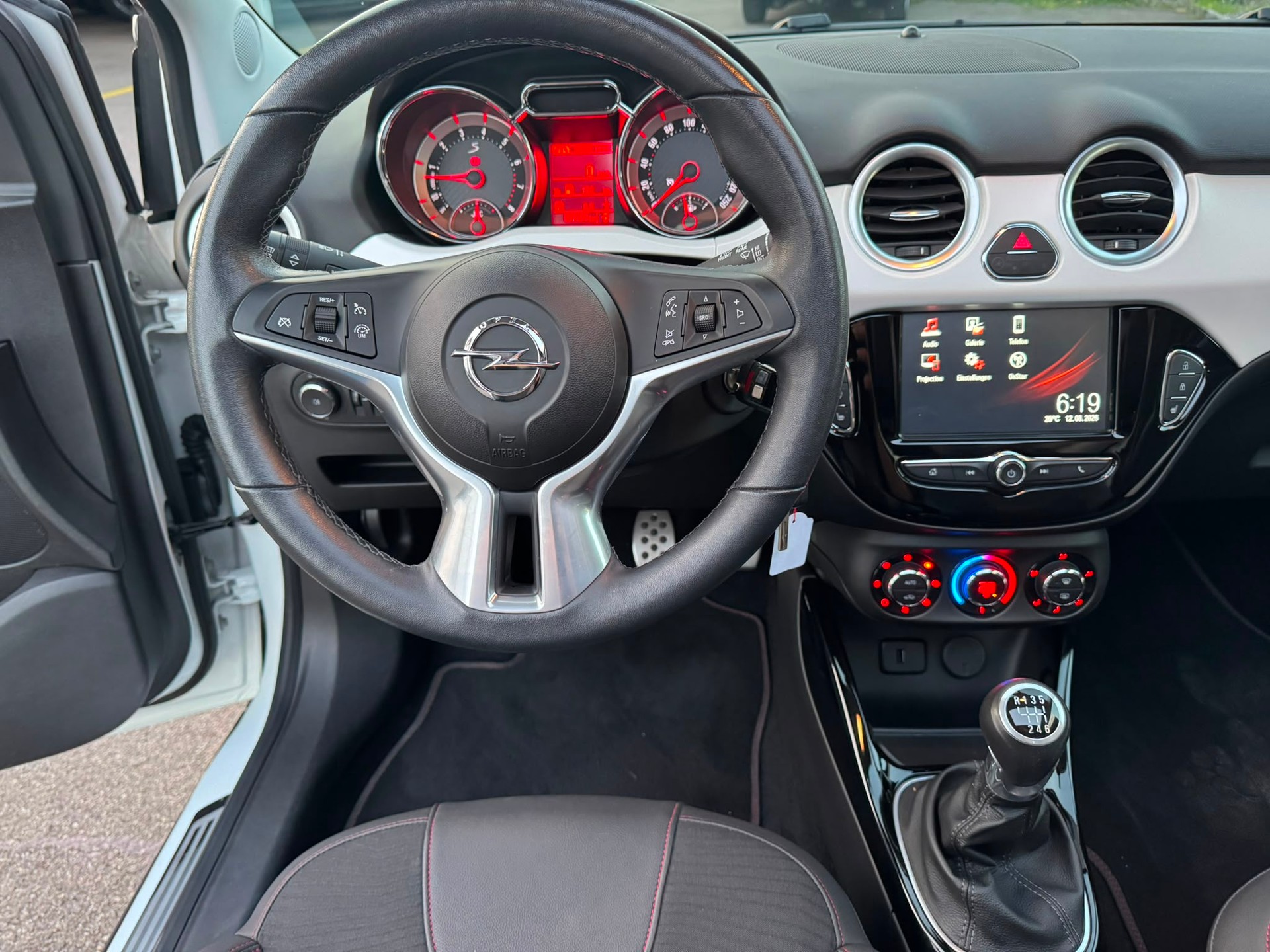 OPEL Adam 1.4 Turbo ROCKS S-image-10