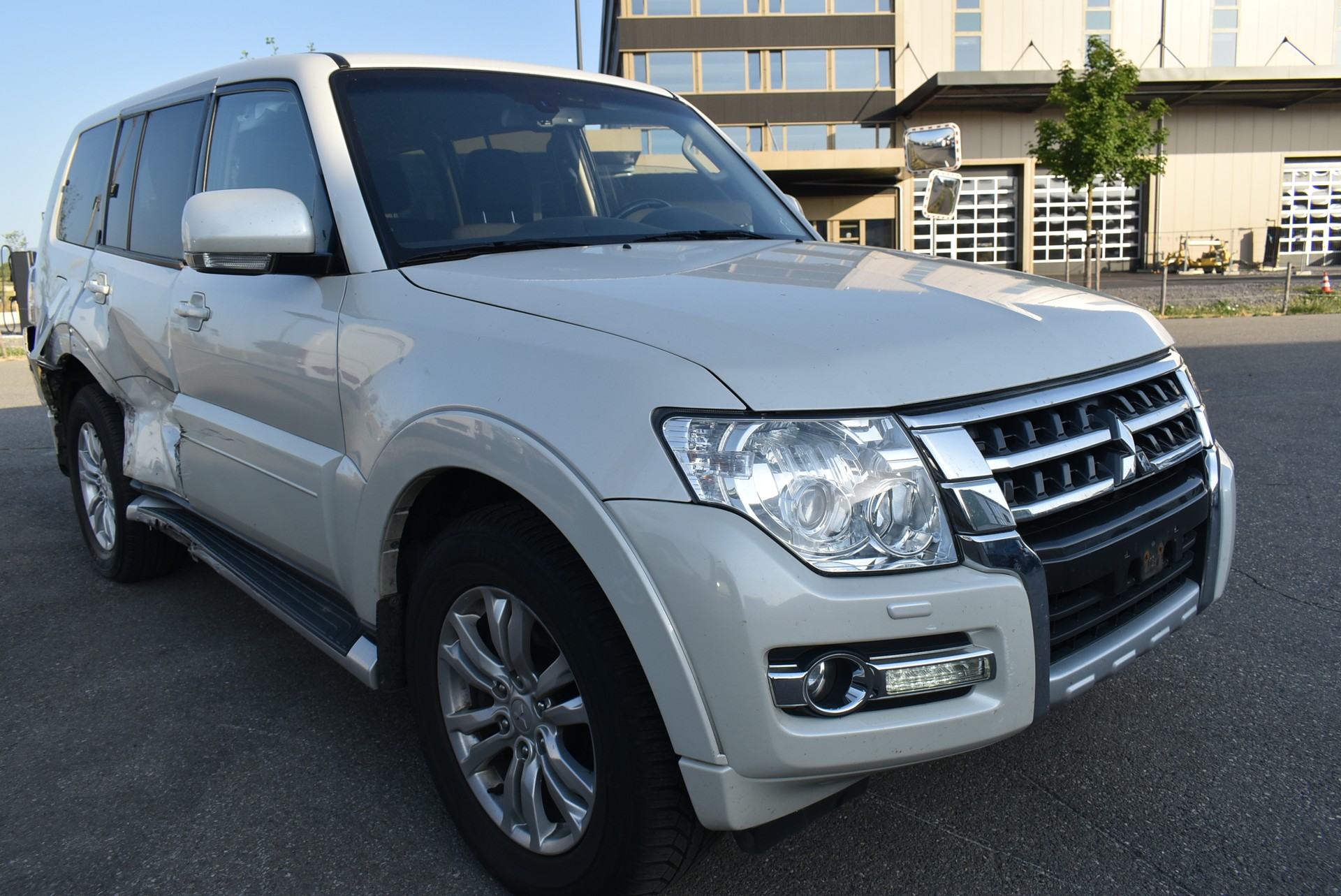 MITSUBISHI Pajero 3.2 DI-D Style Automatic