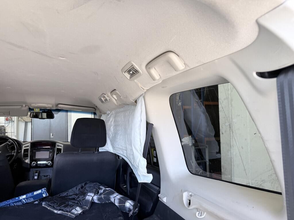 MITSUBISHI Pajero 3.2 DI-D Style Automatic-image-9