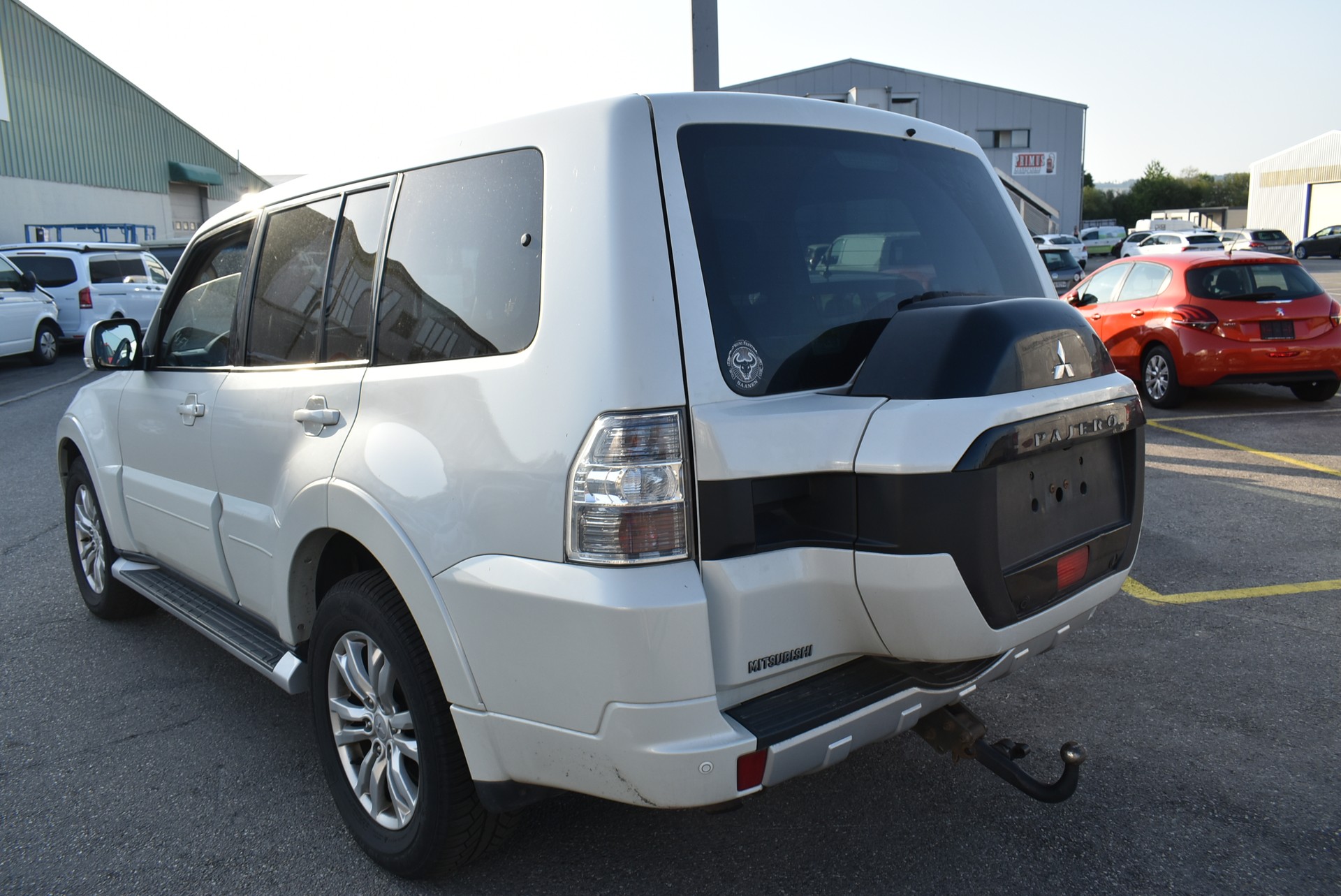 MITSUBISHI Pajero 3.2 DI-D Style Automatic-image-7