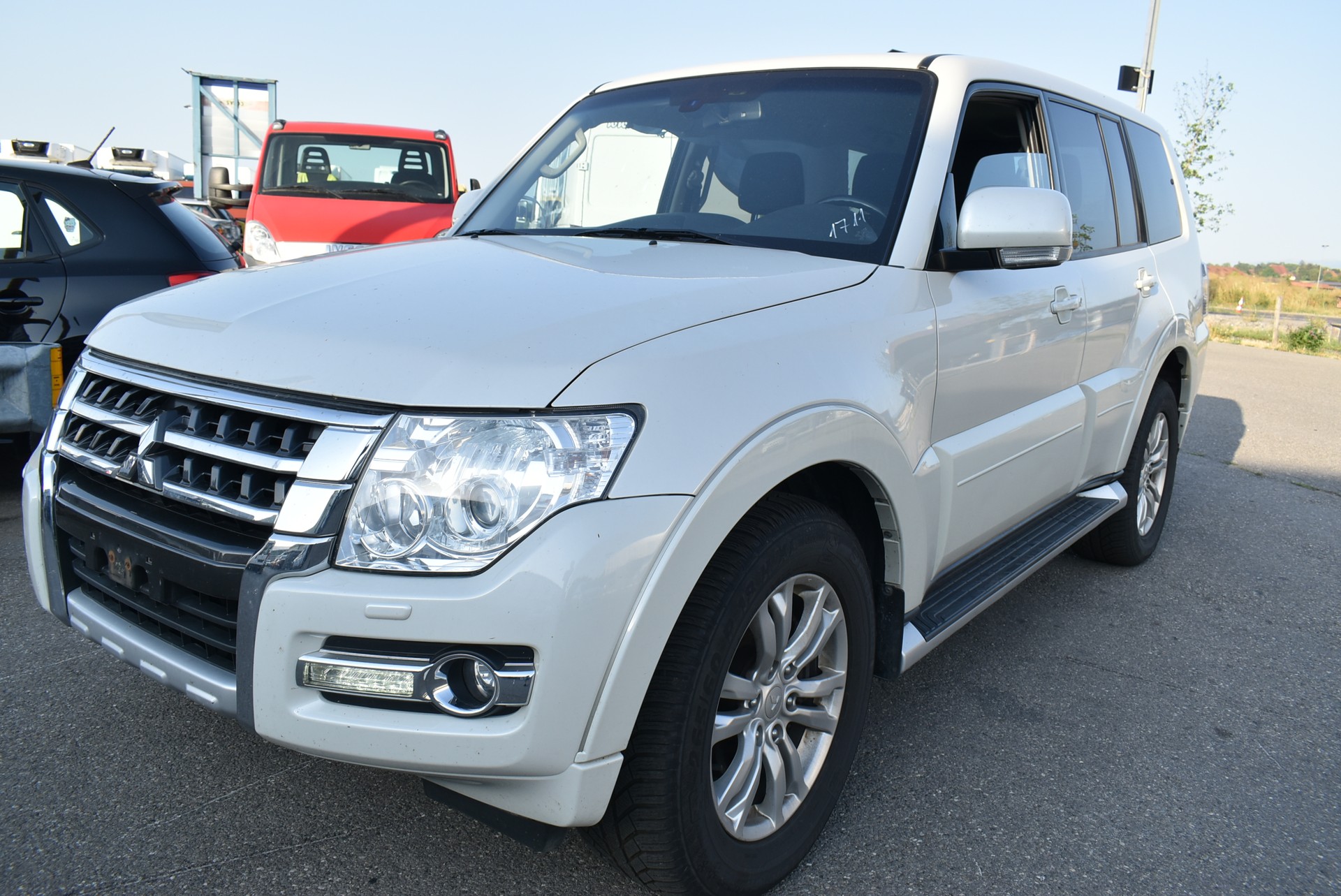 MITSUBISHI Pajero 3.2 DI-D Style Automatic-image-2