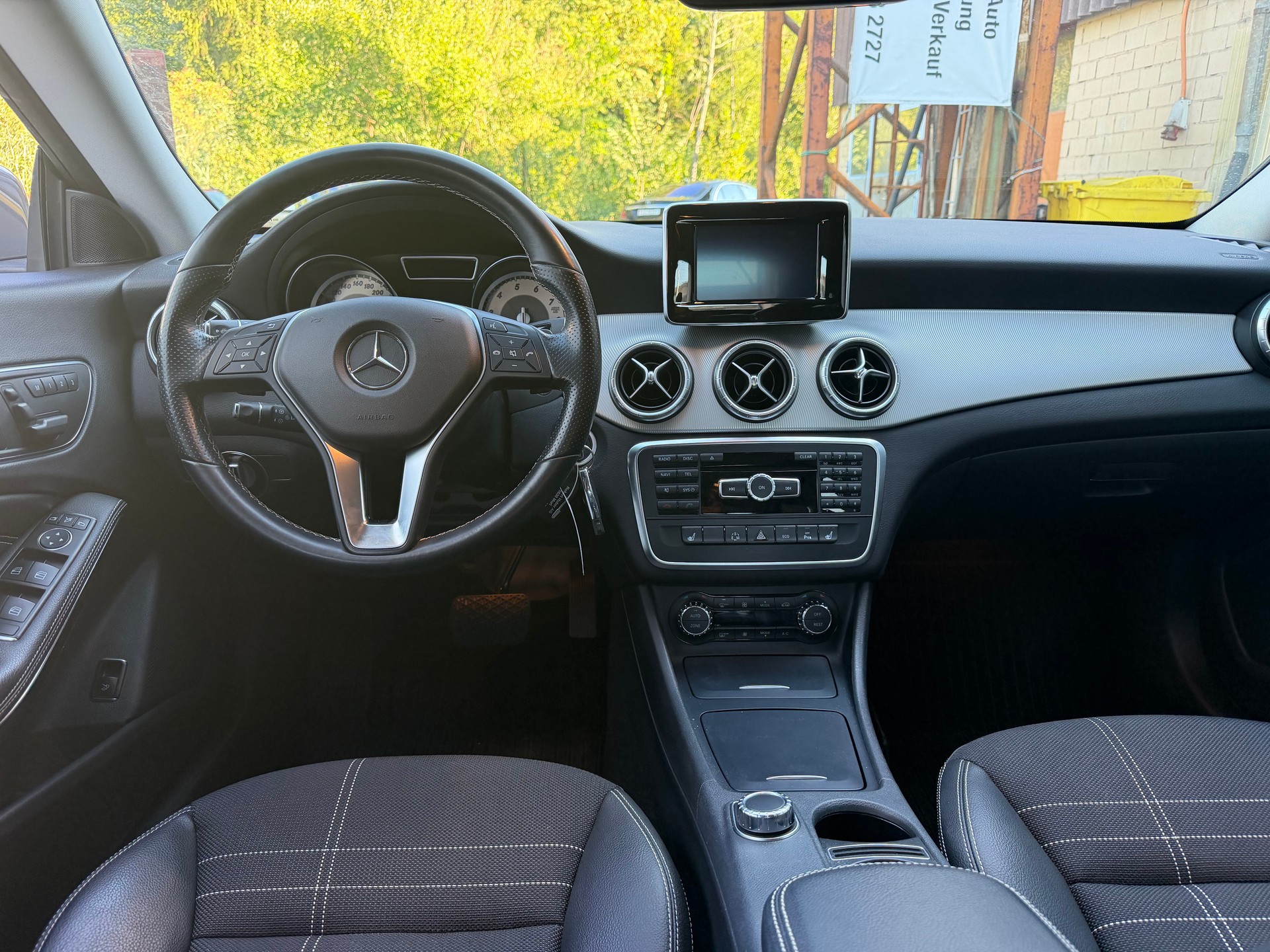 MERCEDES-BENZ CLA 250 Urban 7G-DCT 4Matic-image-1