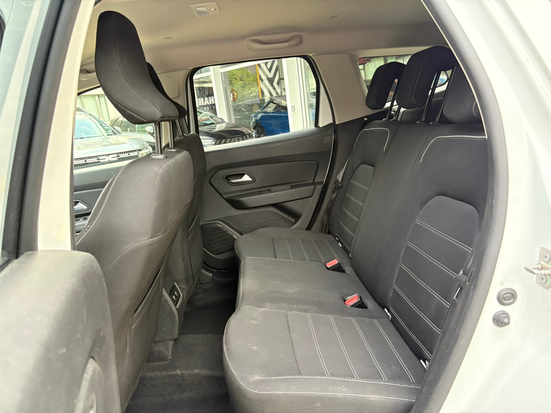 DACIA Duster TCe 150 Prest. 4x4-image-12