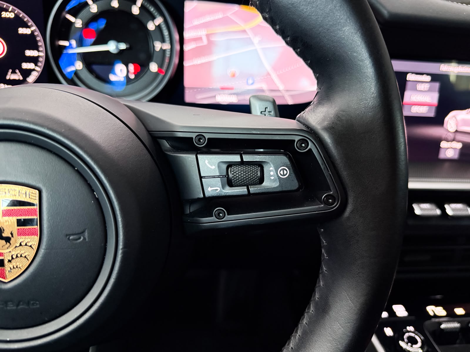 PORSCHE 911 Carrera 4S PDK-image-13