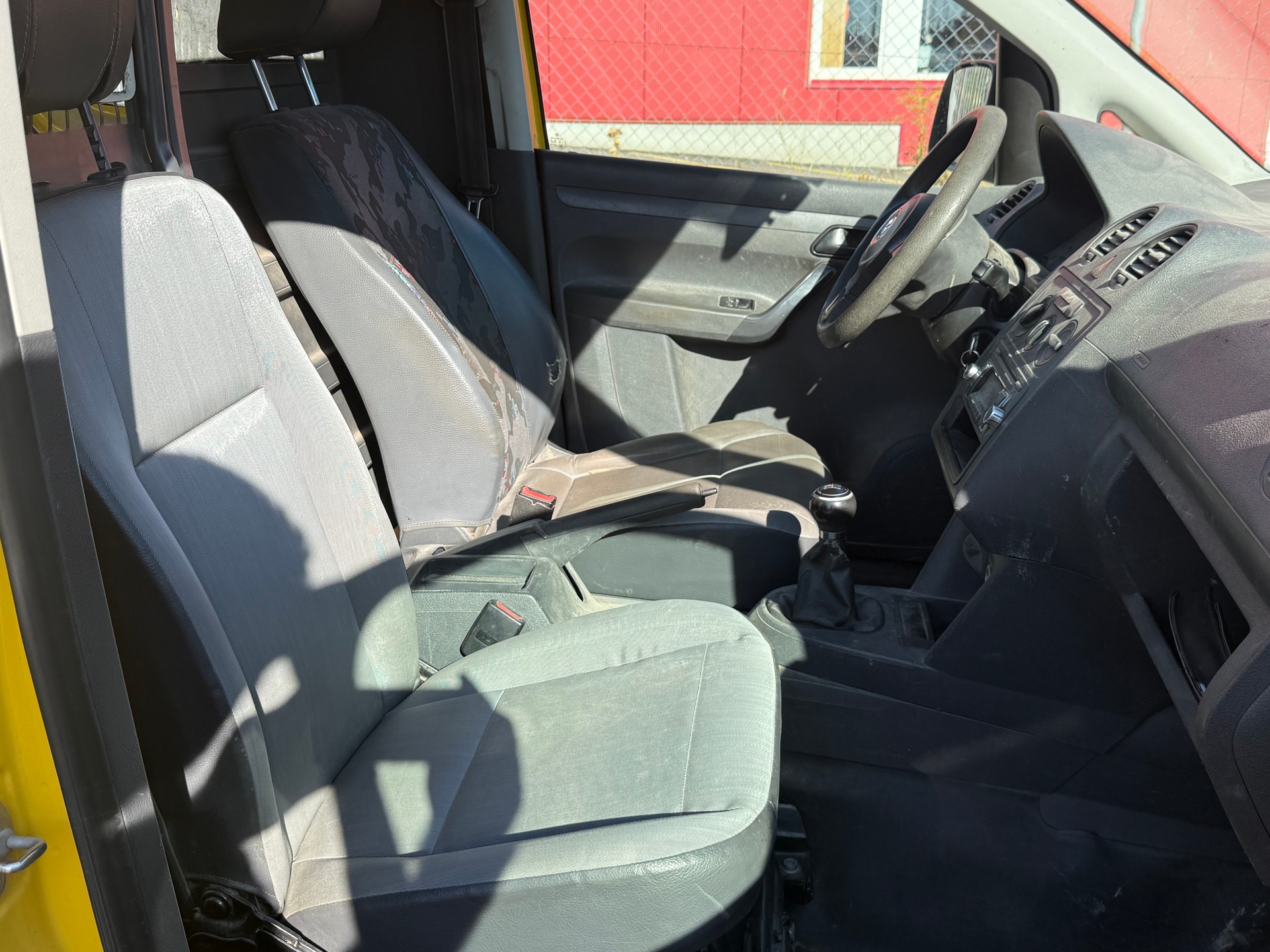 VW Caddy 2.0 TDI 4Motion-image-5