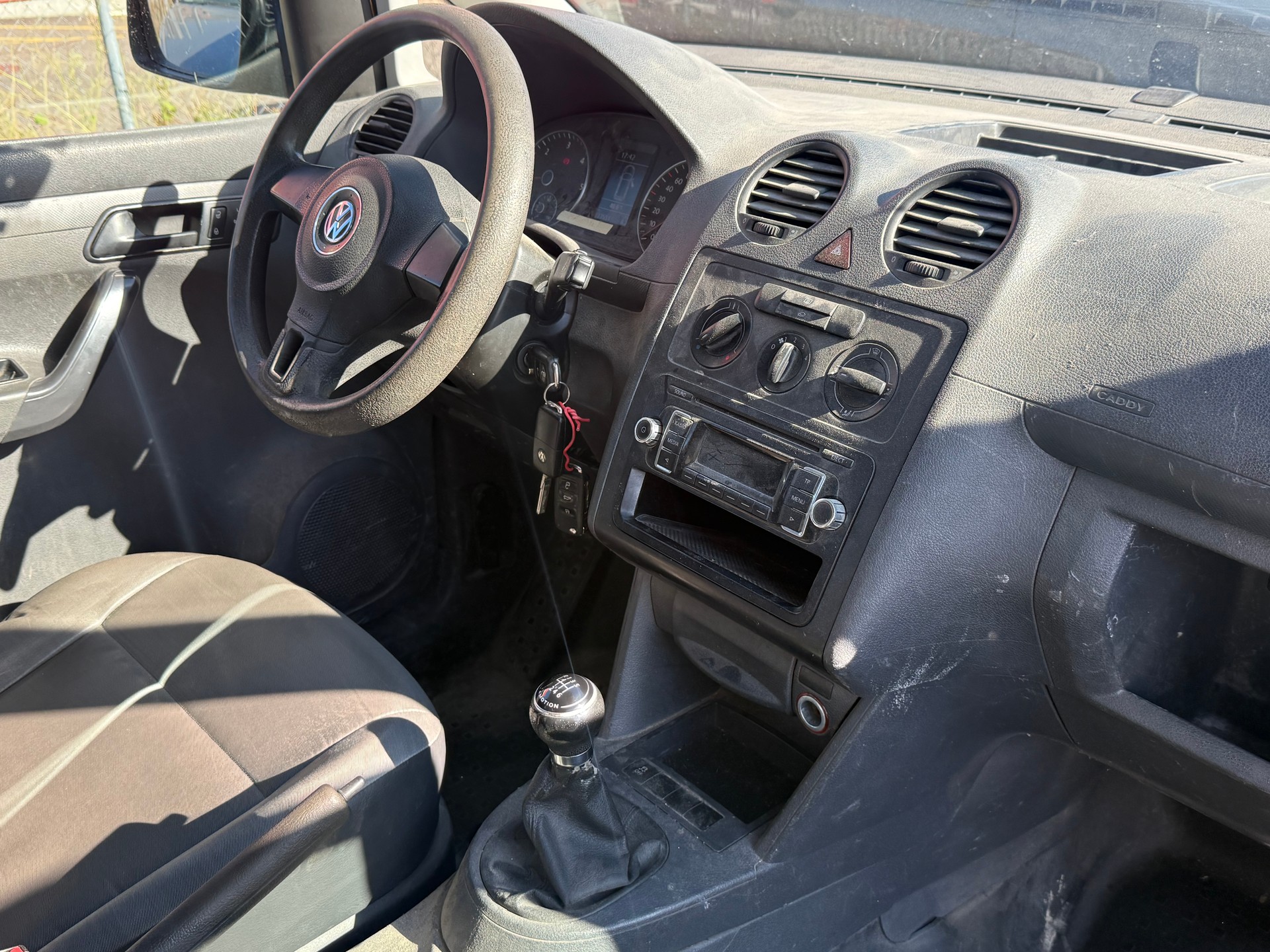 VW Caddy 2.0 TDI 4Motion-image-4