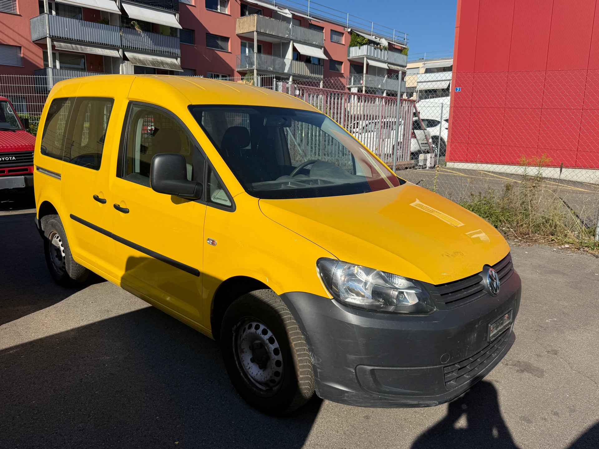 VW Caddy 2.0 TDI 4Motion-image-1