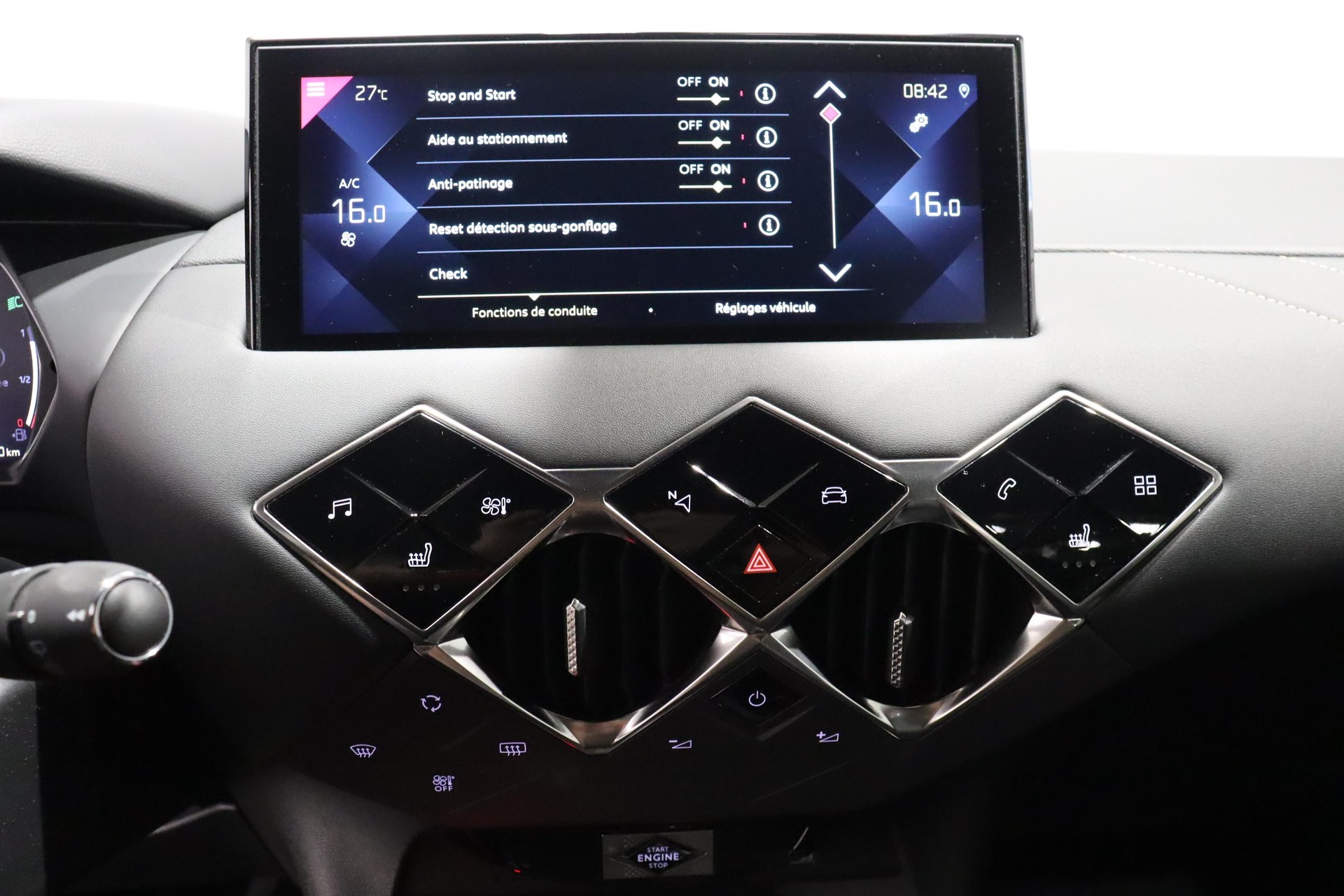 DS AUTOMOBILES 3 Crossback 1.2 PureTech 130 Bastille-image-11