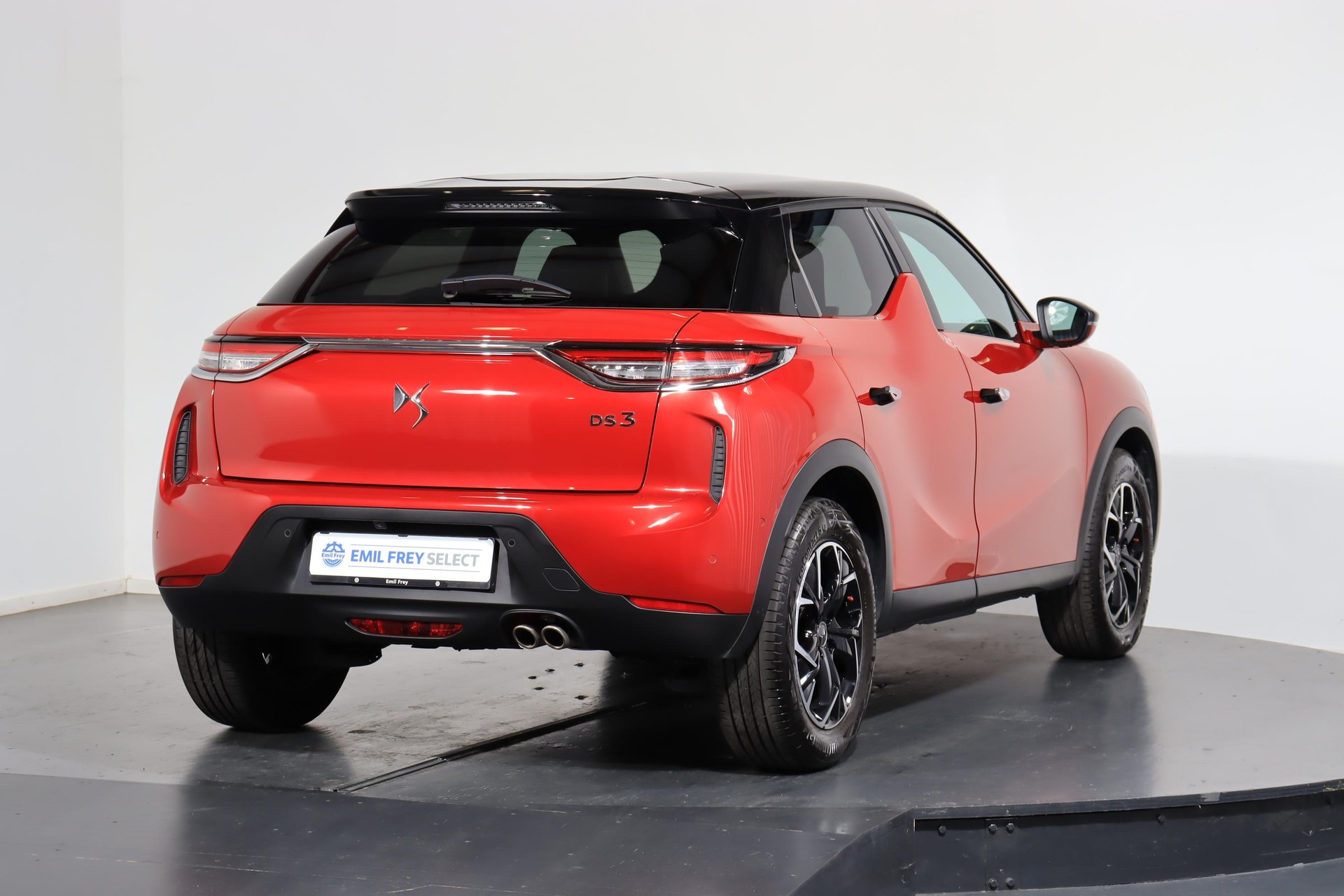 DS AUTOMOBILES 3 Crossback 1.2 PureTech 130 Bastille-image-2